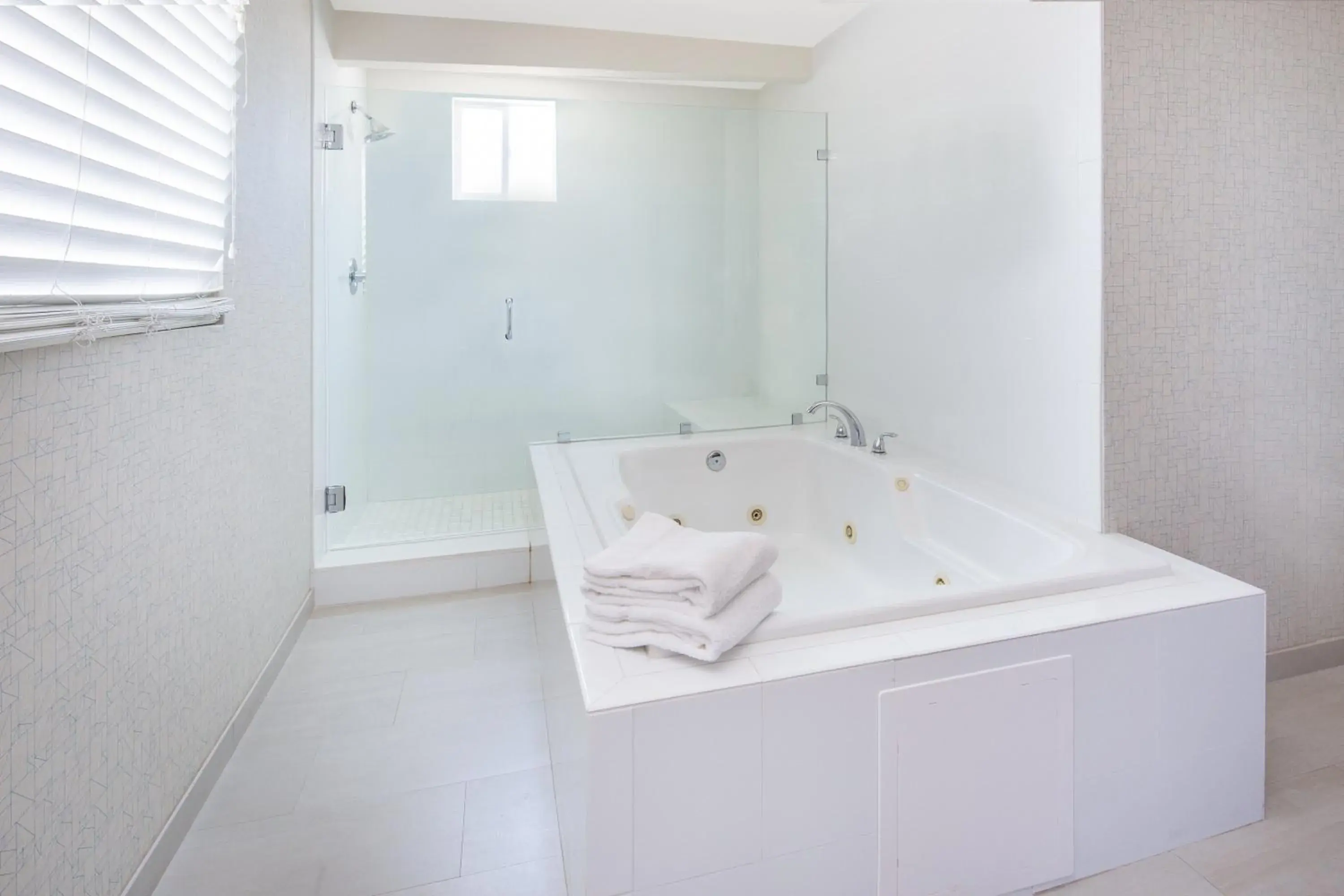 King Suite in Holiday Inn Express San Diego Airport-Old Town by IHG King Suite in Holiday Inn Express San Diego Airport-Old Town by IHG