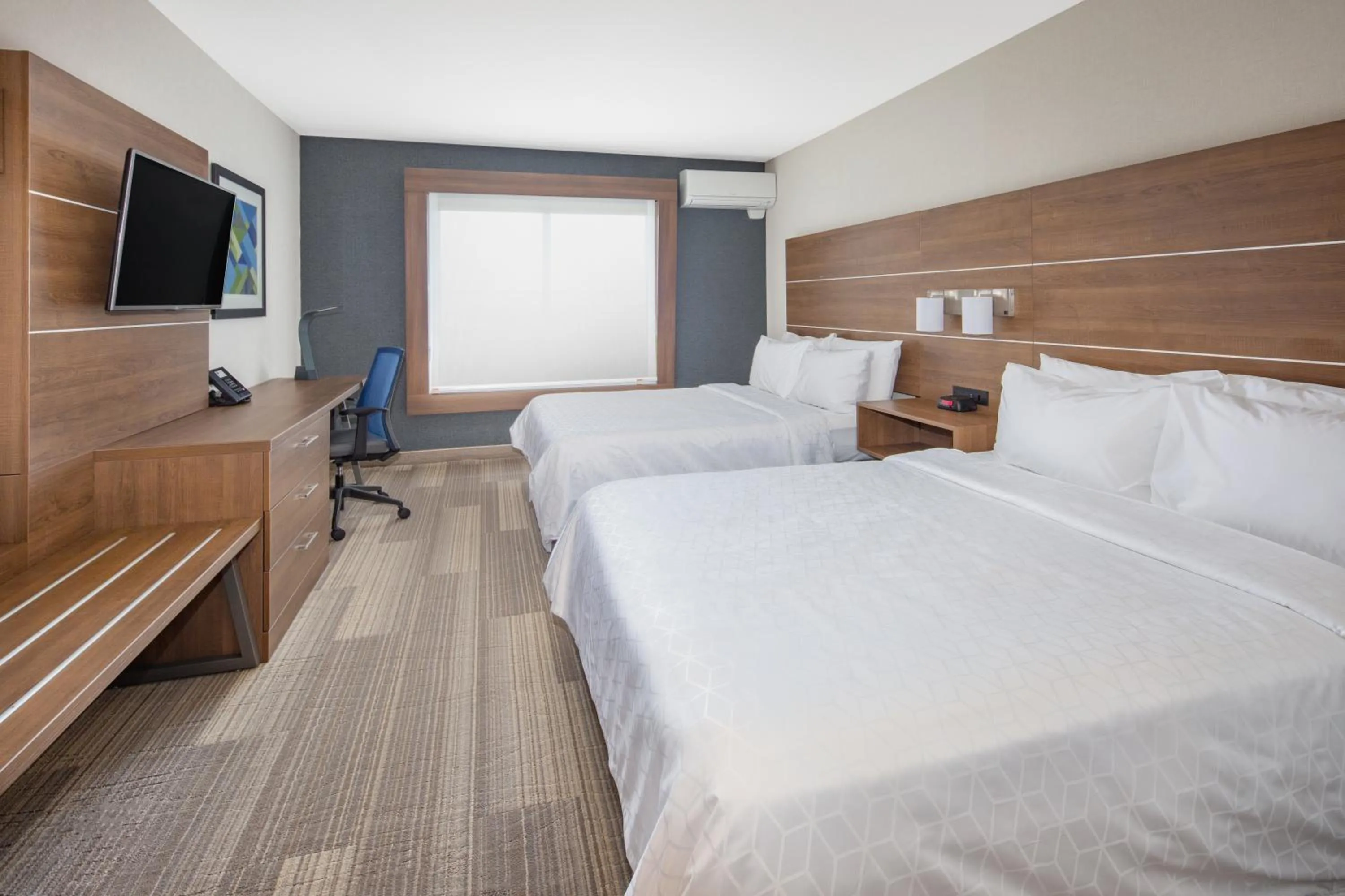 Bed in Holiday Inn Express San Diego Airport-Old Town by IHG