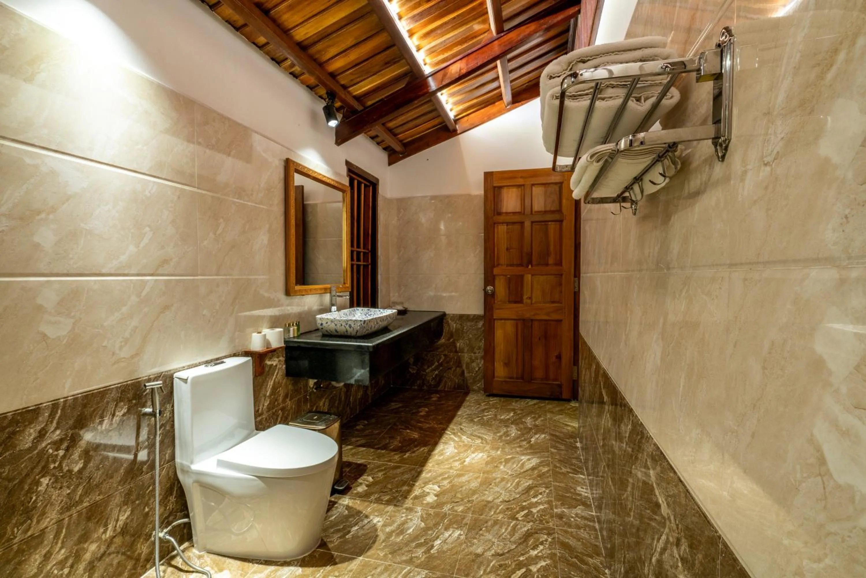 Toilet in Maison Du VietNam Resort & Spa