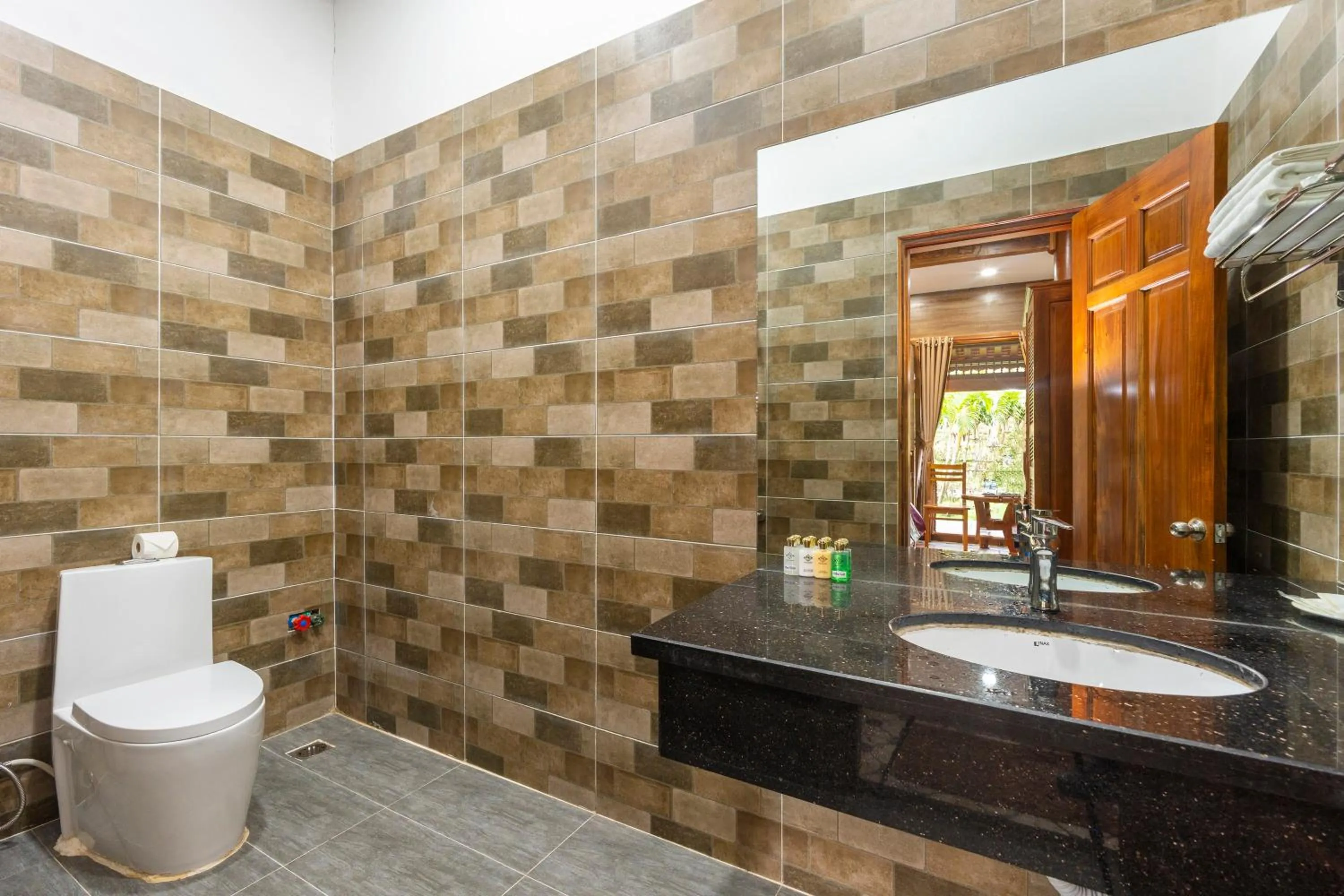 Toilet in Maison Du VietNam Resort & Spa