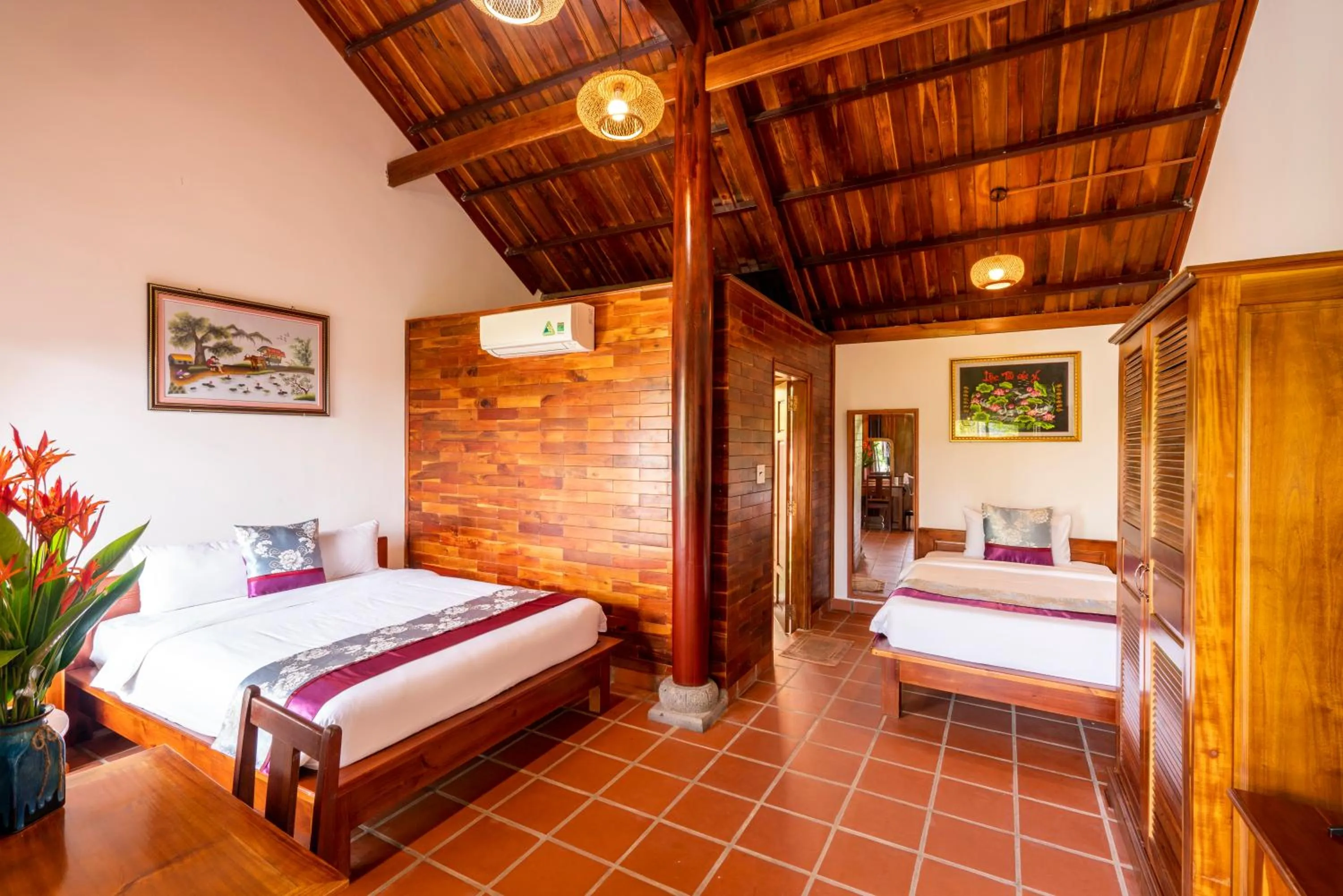 Photo of the whole room, Bed in Maison Du VietNam Resort & Spa