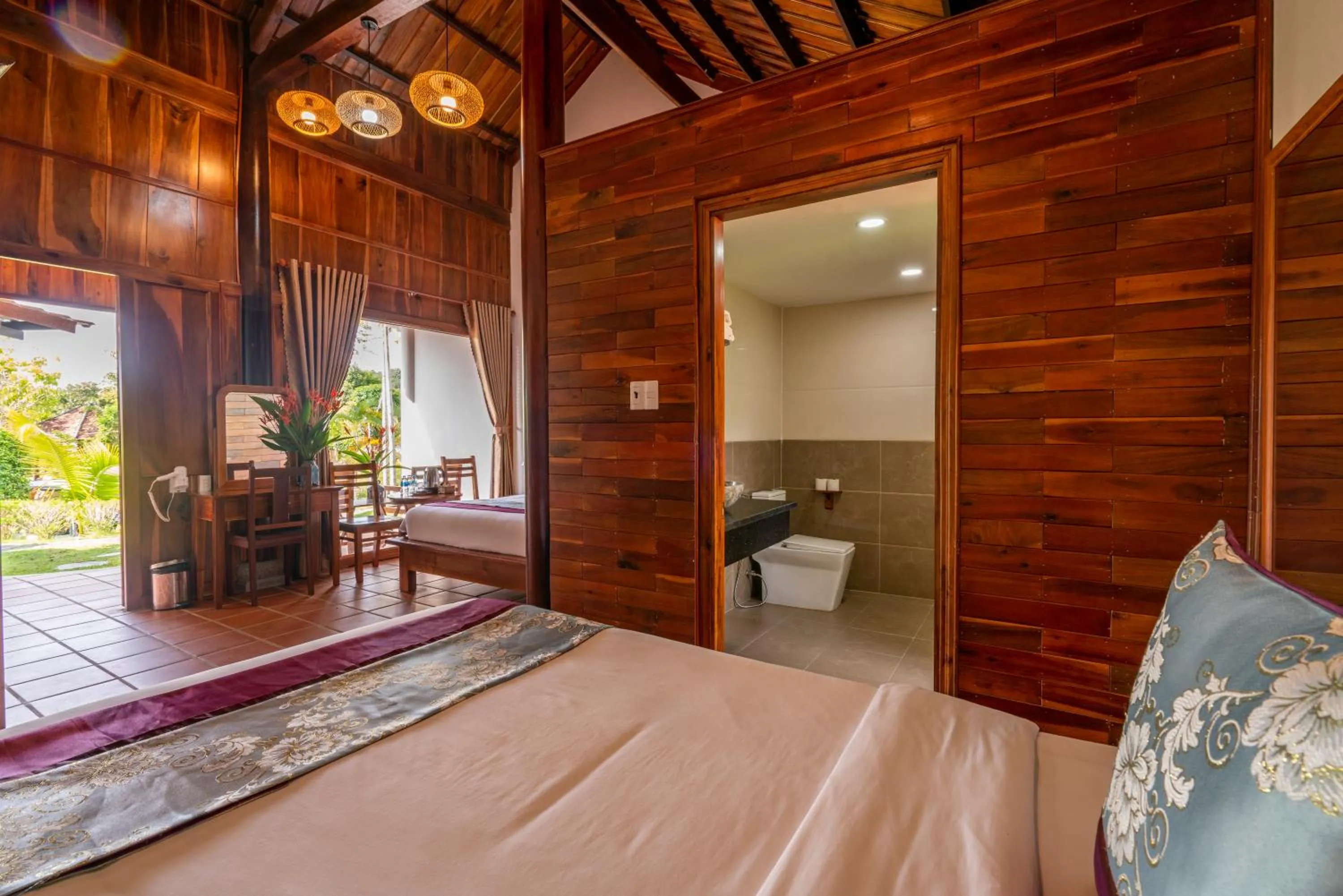 Bedroom, Bed in Maison Du VietNam Resort & Spa