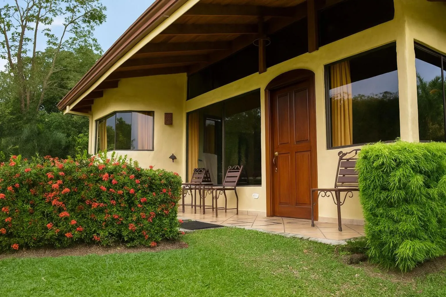 Property building in Arenal Volcano Inn
