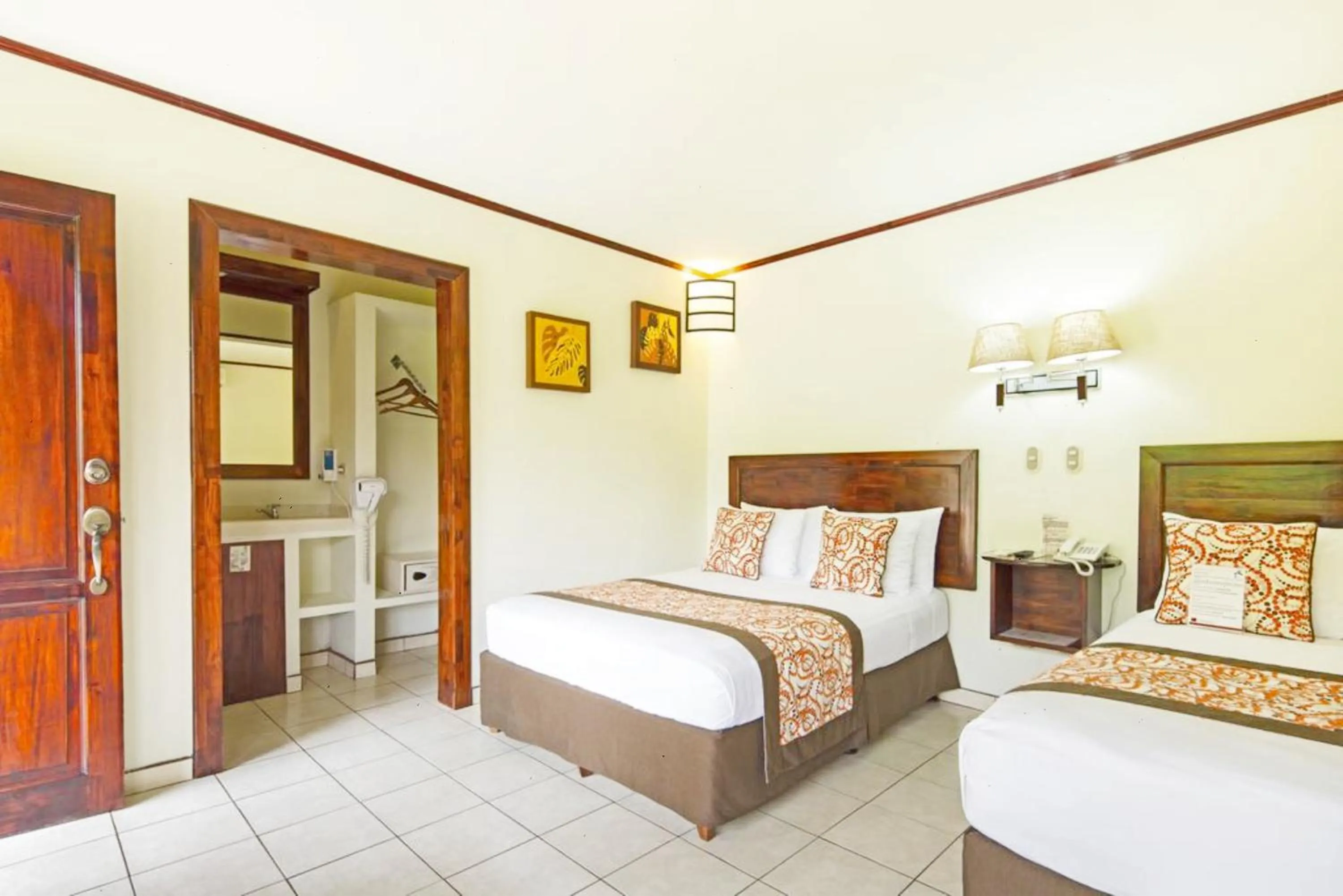 Bedroom, Bed in Arenal Volcano Inn