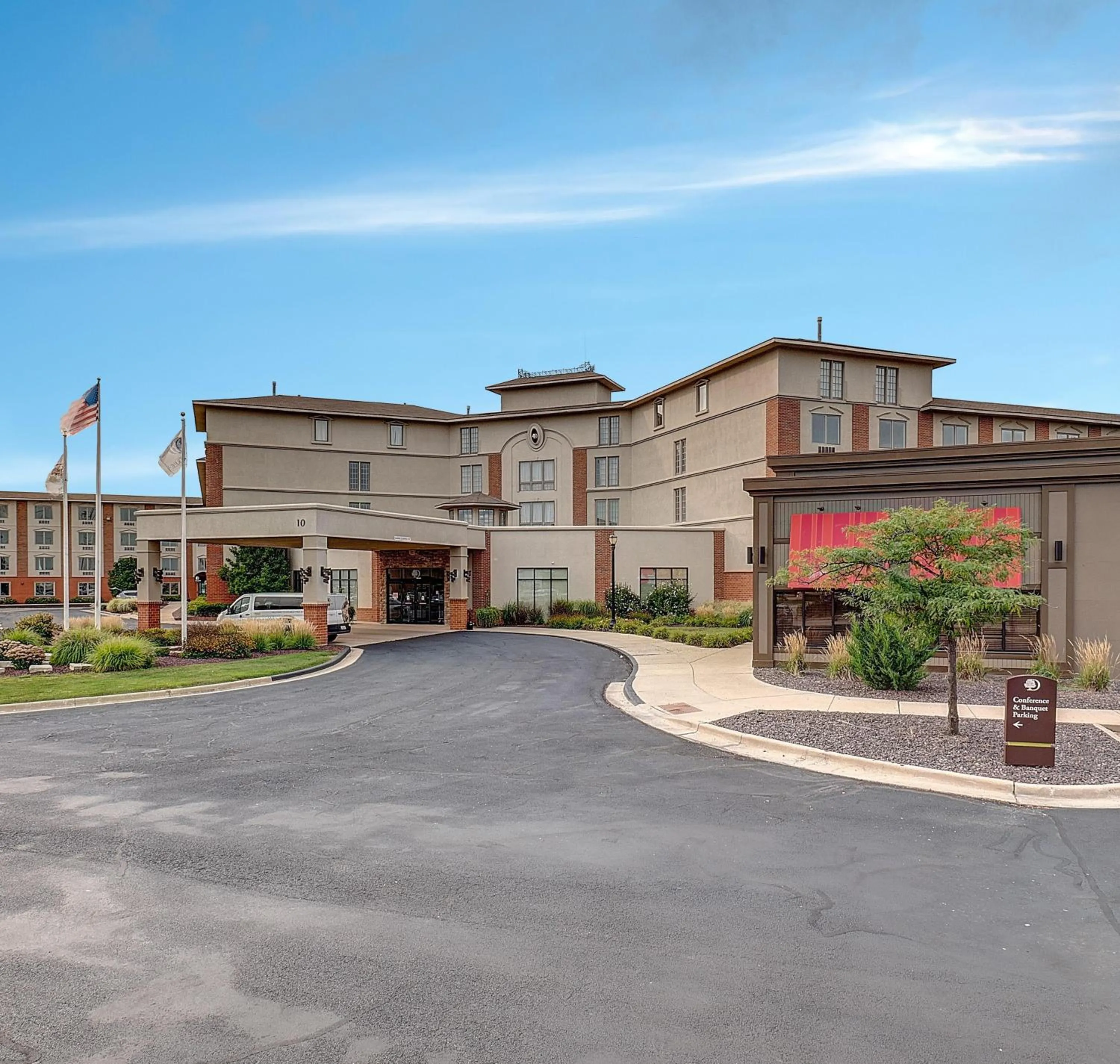 DoubleTree by Hilton Bloomington