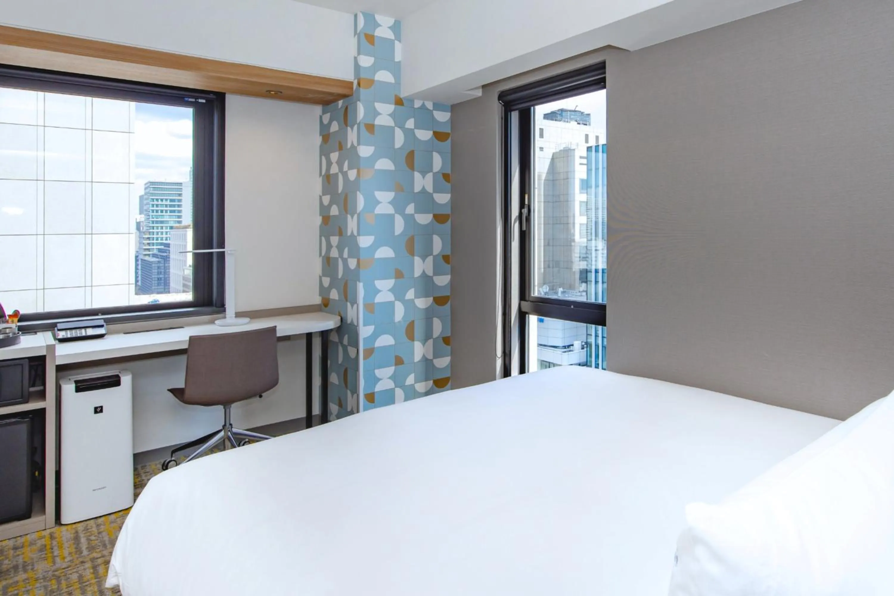 Bed in Holiday Inn Express Osaka City Centre- Midosuji by IHG