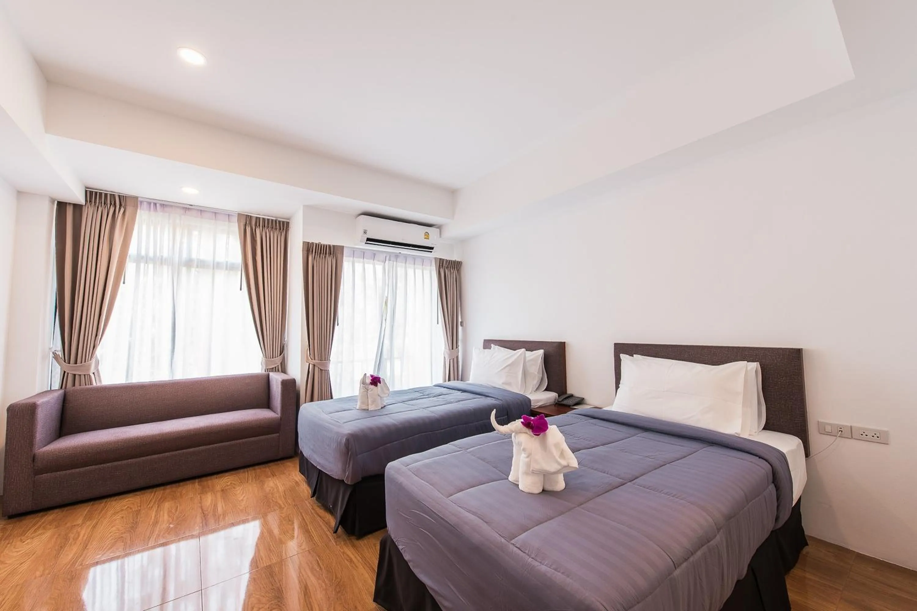 Bed in Royal Train Garden Resort