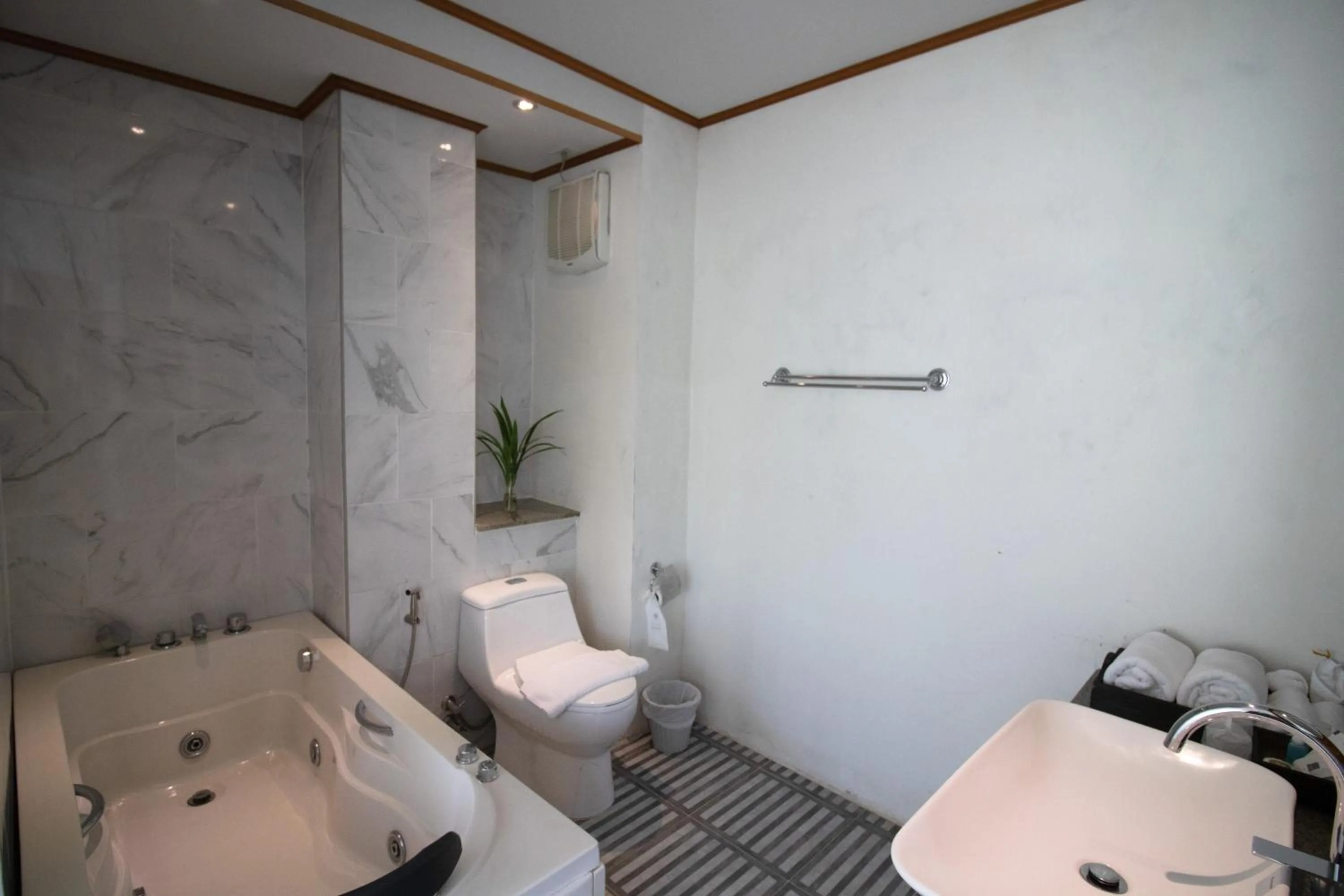 Bathroom in Royal Train Garden Resort