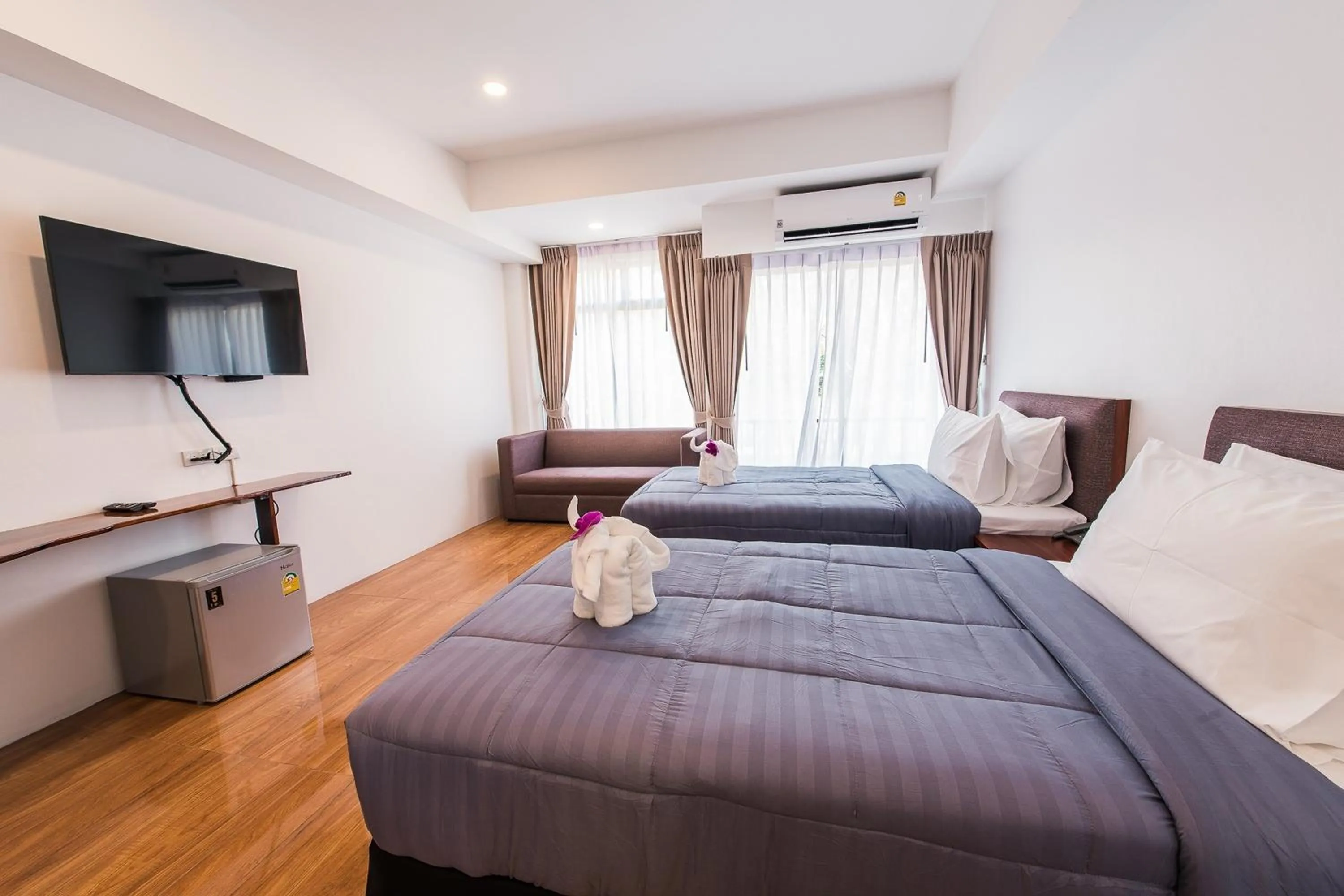 Bed in Royal Train Garden Resort