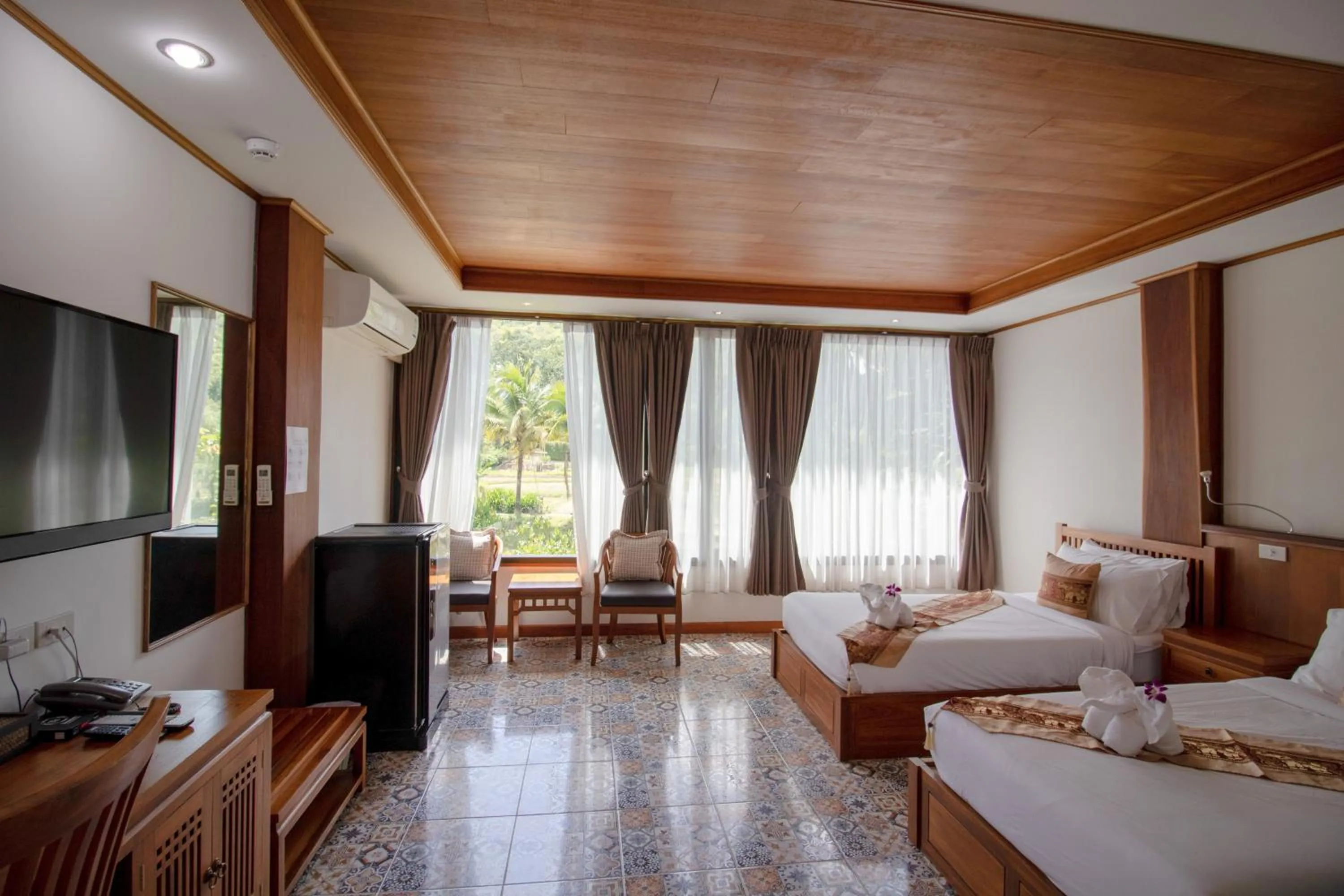 TV and multimedia in Royal Train Garden Resort