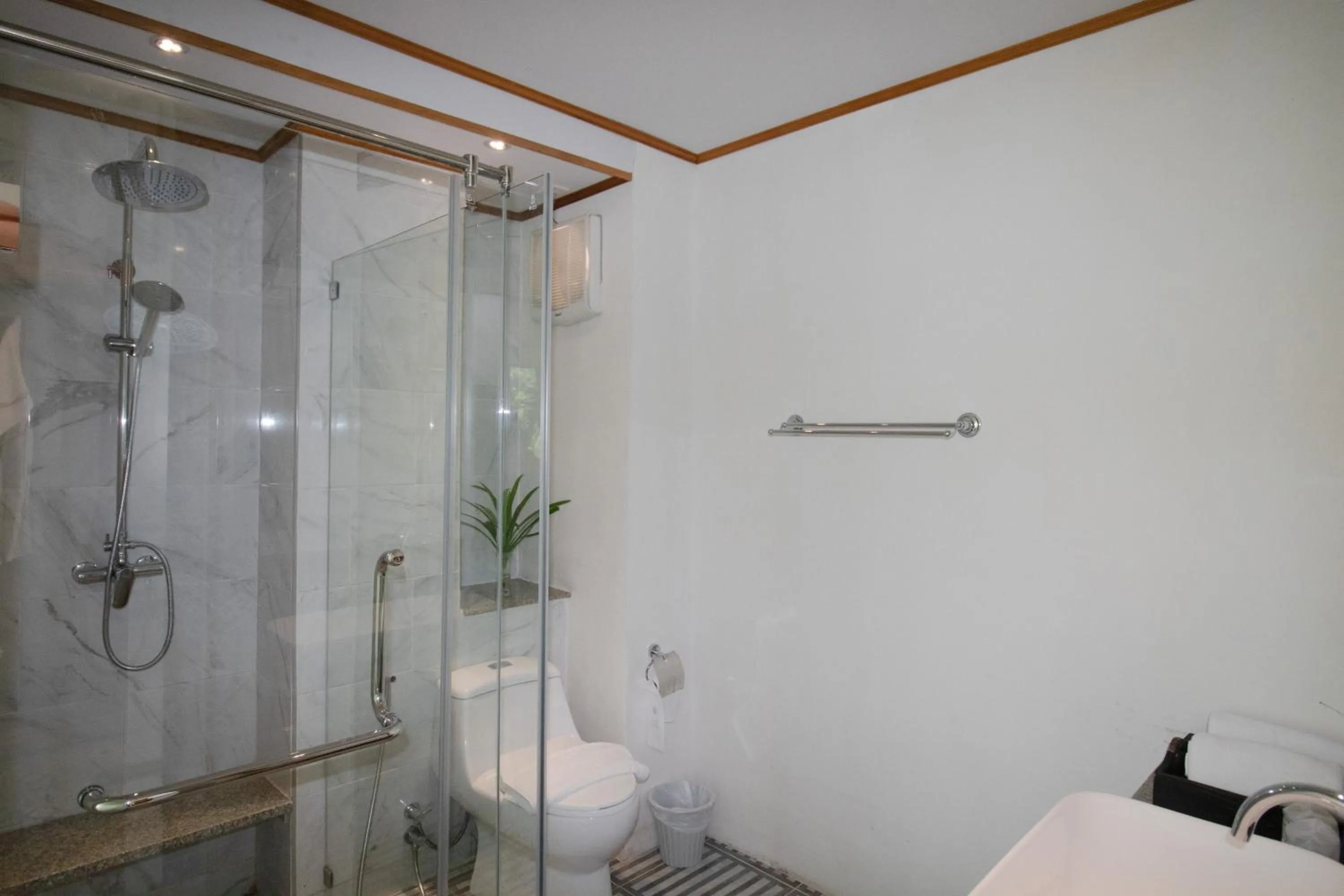 Bathroom in Royal Train Garden Resort