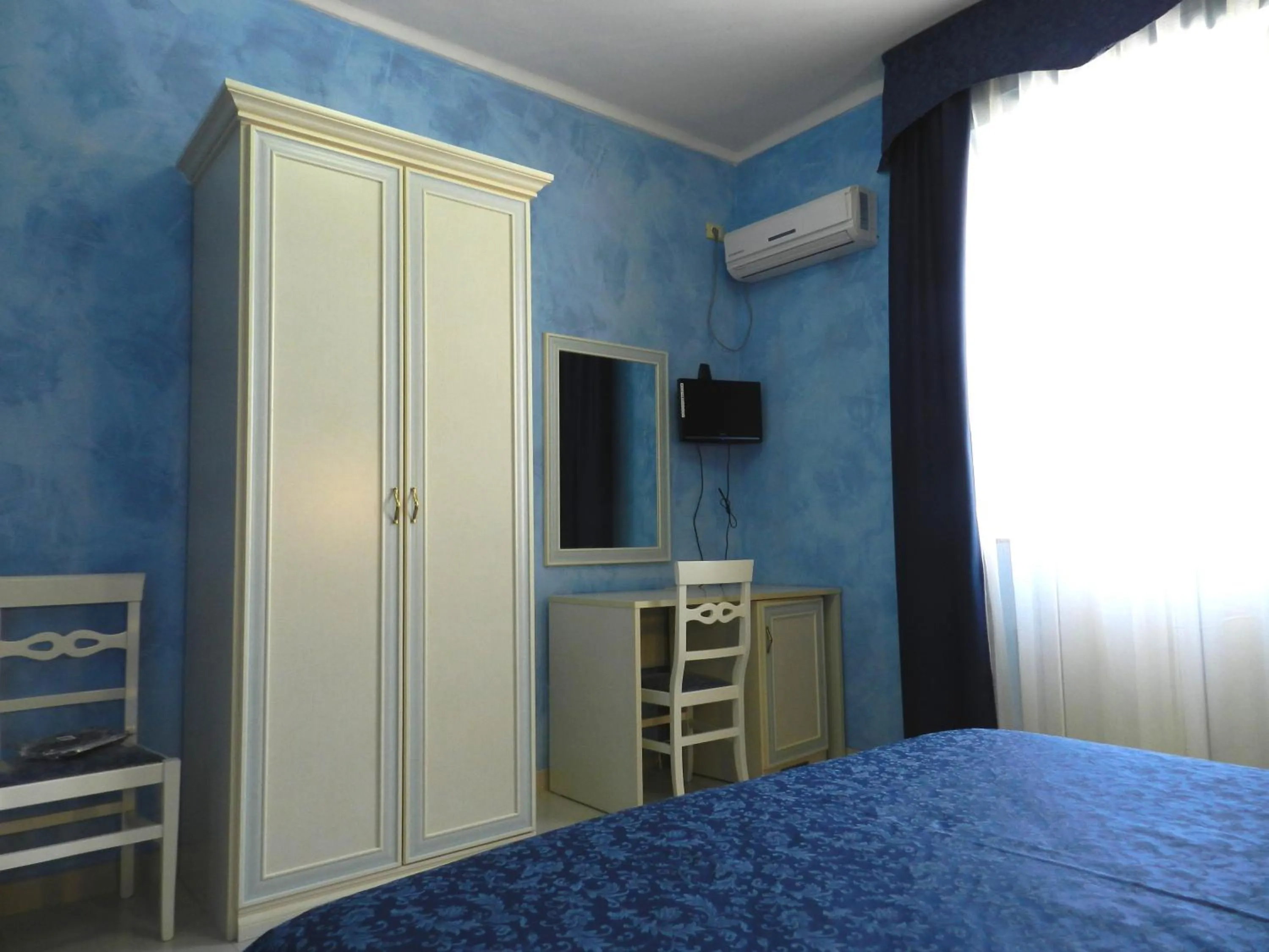 TV and multimedia, Bed in Hotel Air Palace Lingotto