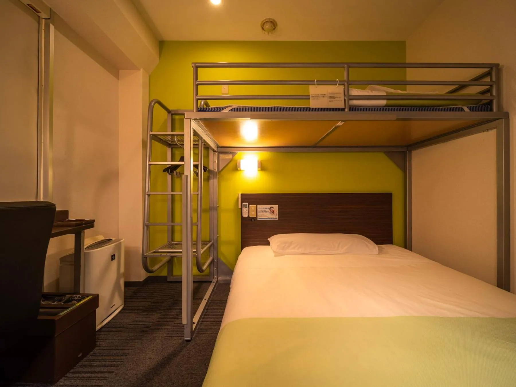 Bed in Super Hotel Tozai line Ichikawa Myoden Ekimae