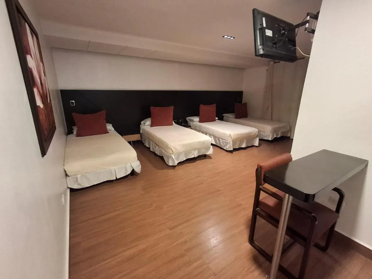 Bedroom, Bed in Hotel León Dorado