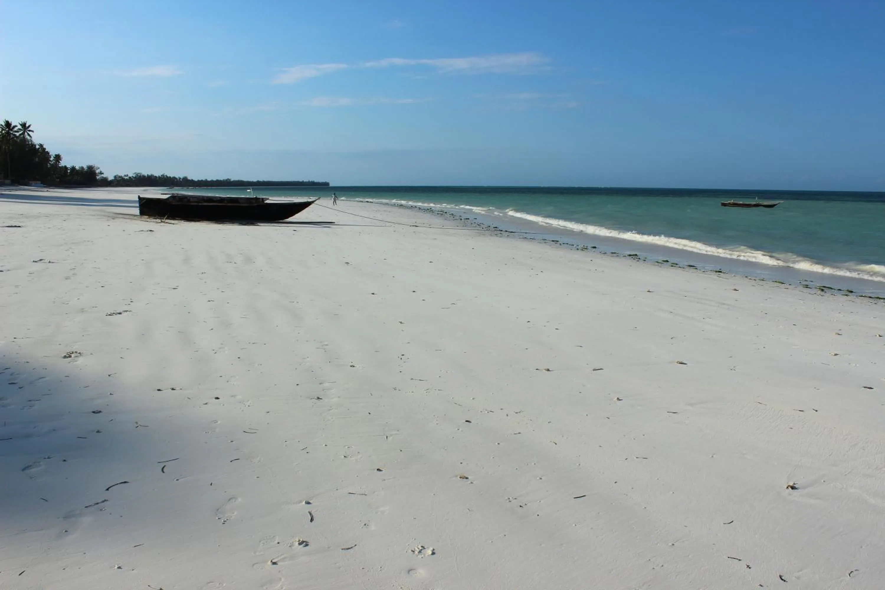 Day in Uroa Bay Beach Resort