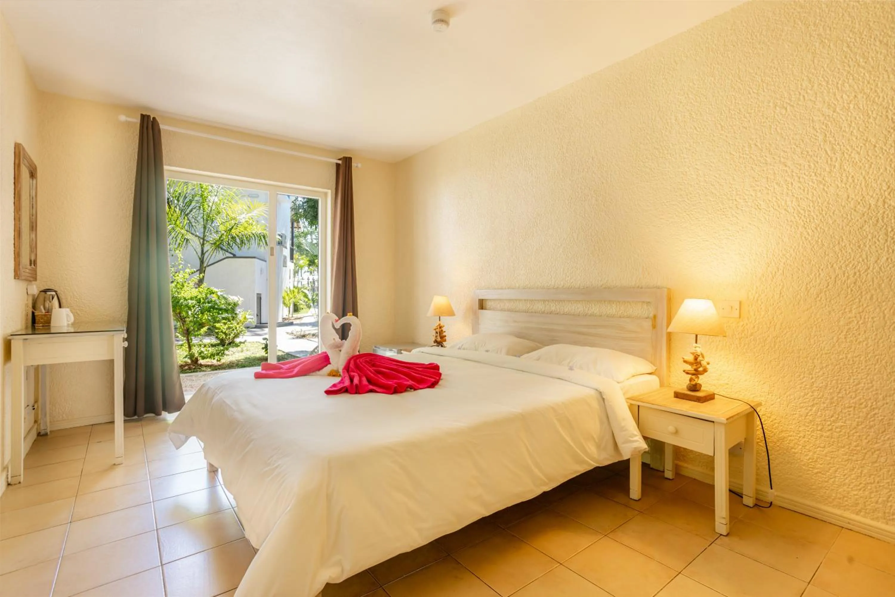 Bedroom, Bed in Cocotiers Hotel – Mauritius