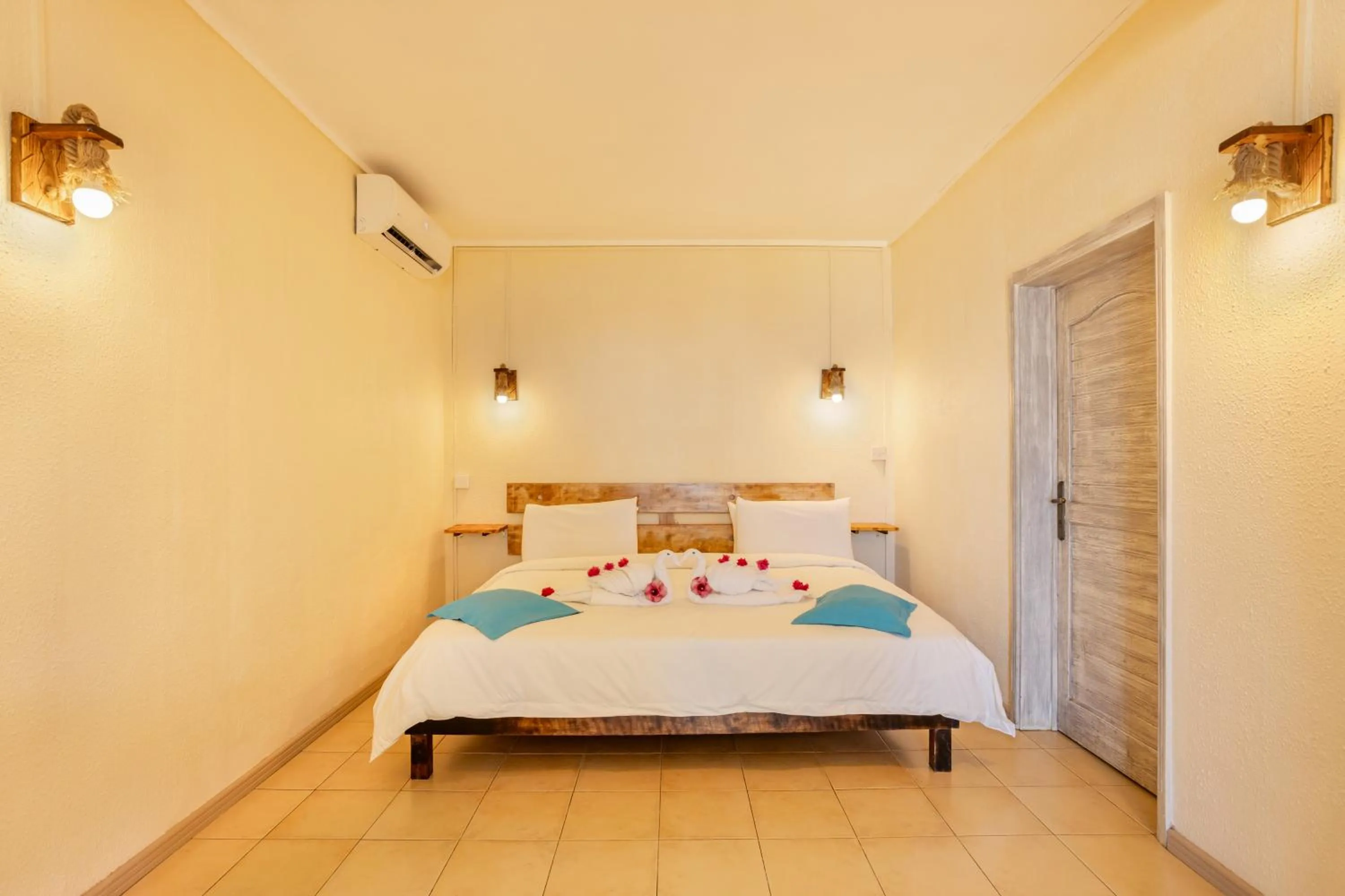 Bedroom, Bed in Cocotiers Hotel – Mauritius