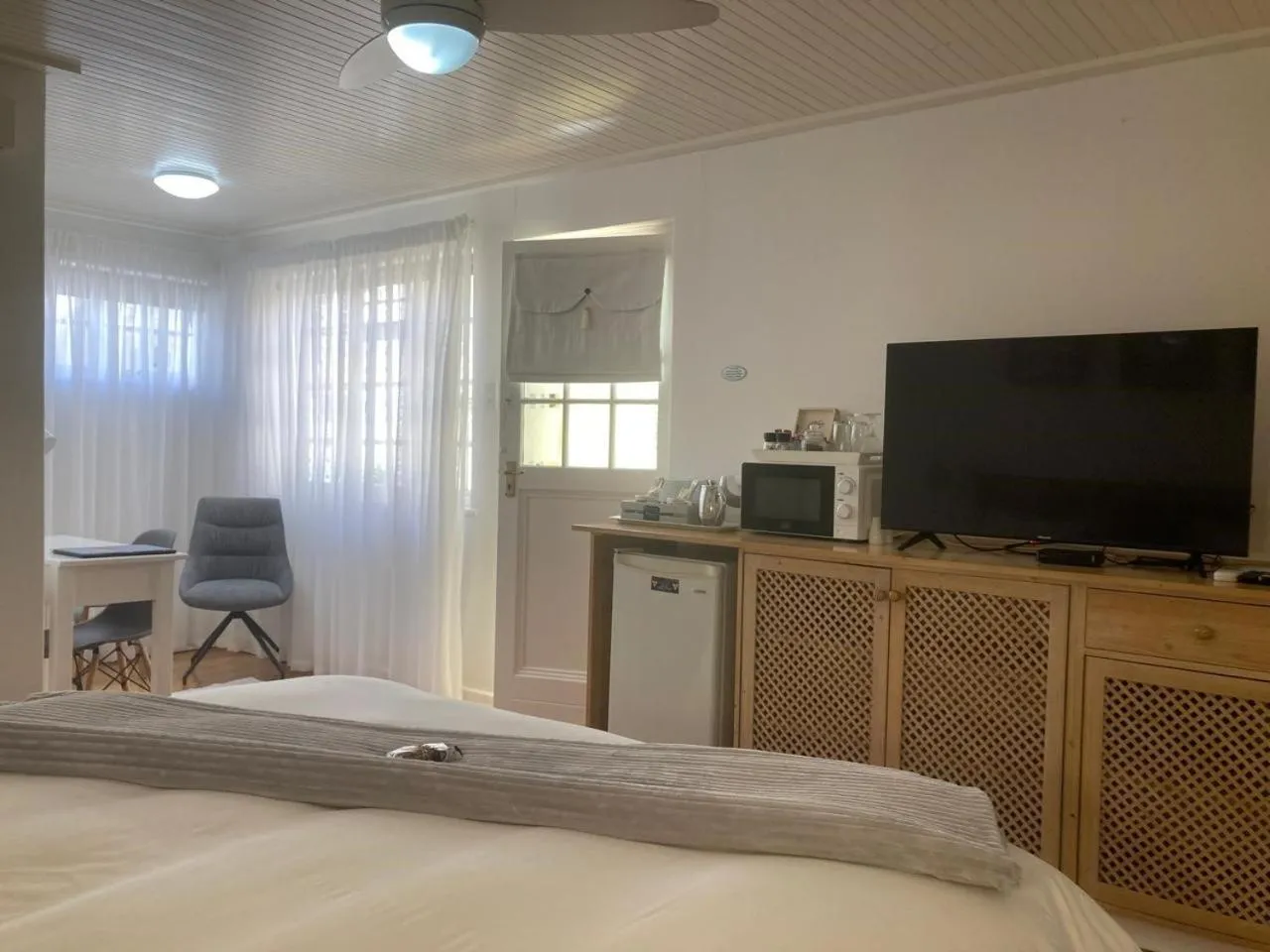 TV and multimedia, Bed in On the Bay