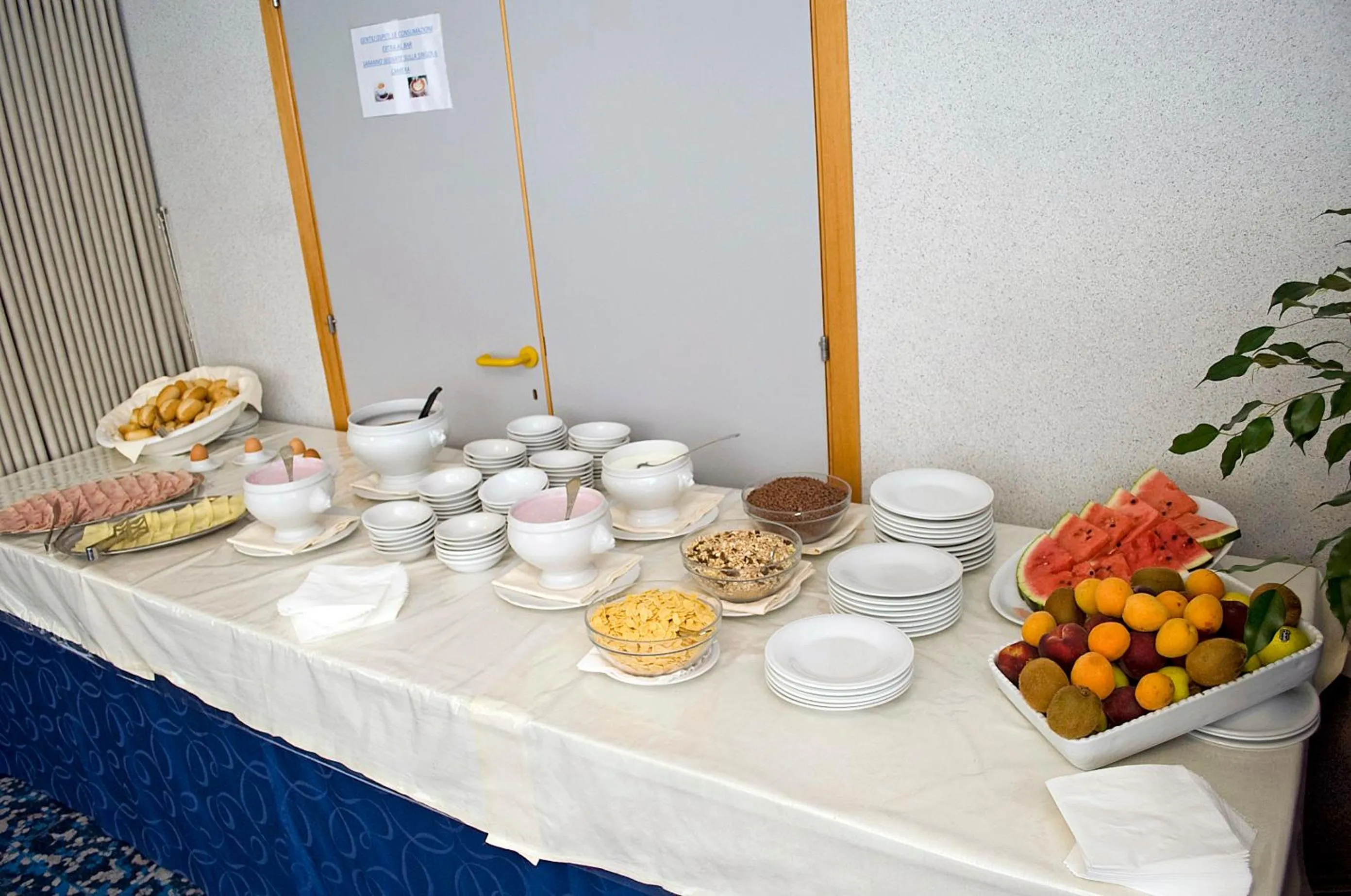 Restaurant/places to eat in Hotel Leuco'