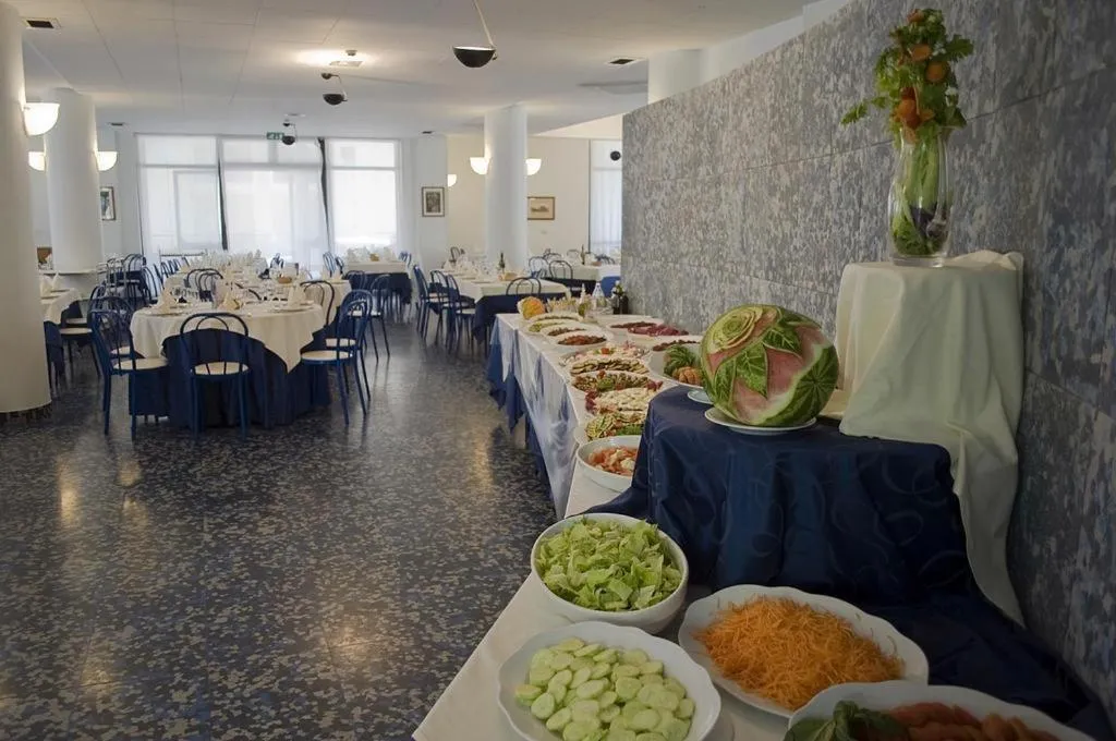 Restaurant/places to eat in Hotel Leuco'