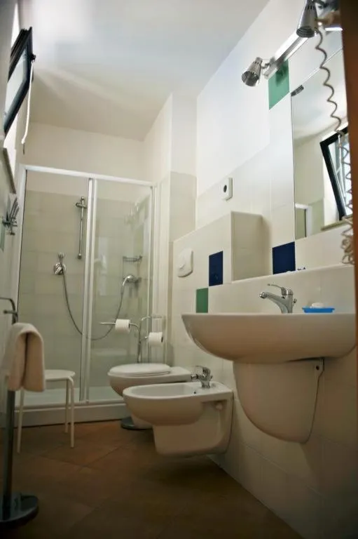 Shower in Hotel Leuco'