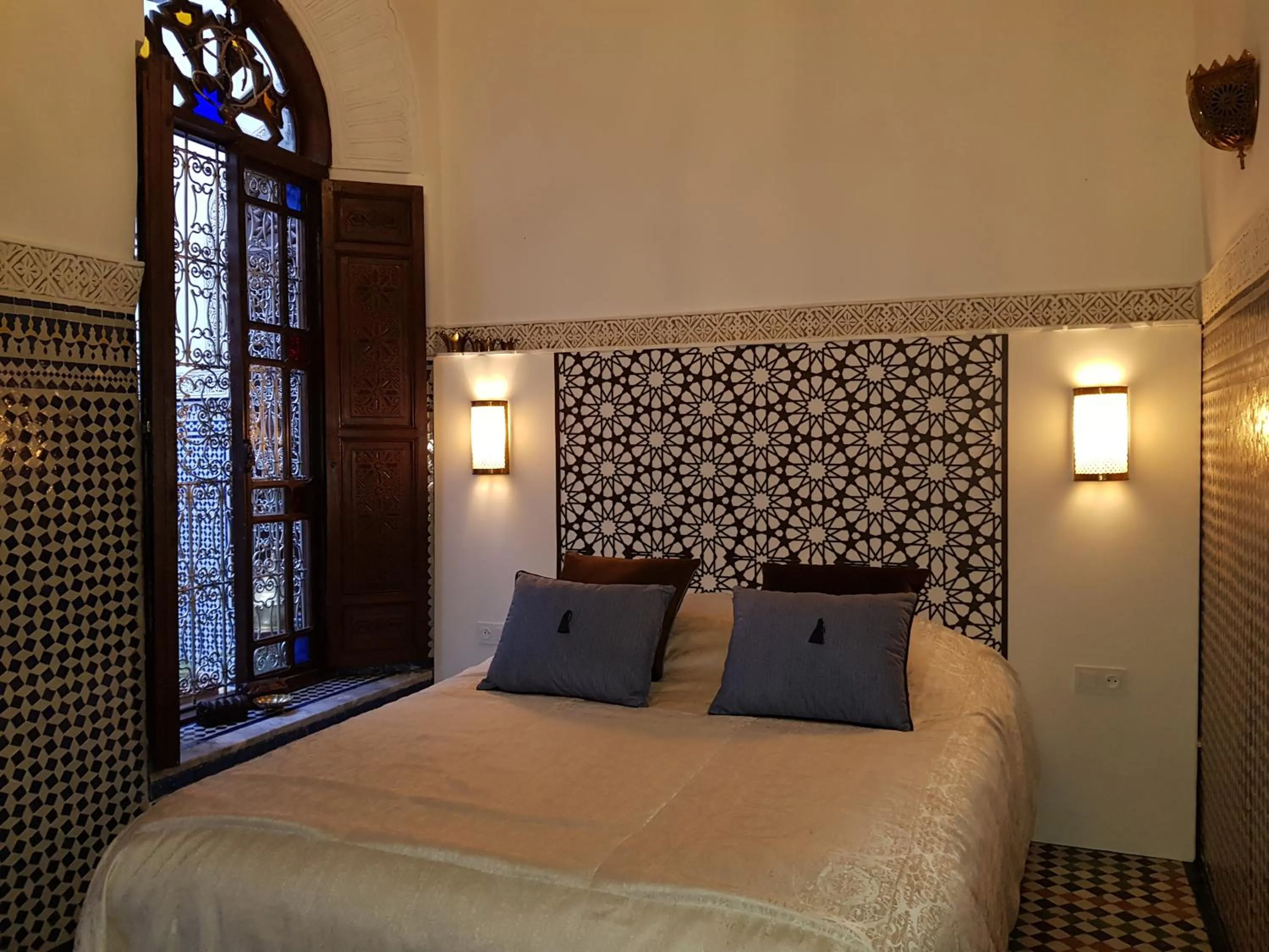 Photo of the whole room, Bed in Riad Fes Kettani