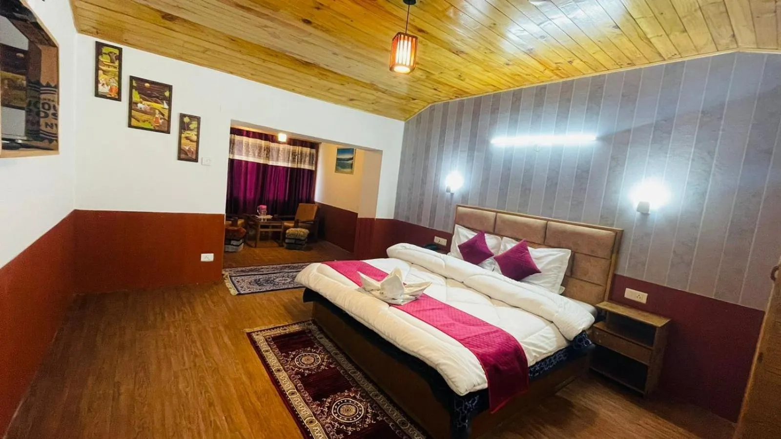 Photo of the whole room, Bed in Hotel Hilltop At Mall Road Manali With Open Terrace
