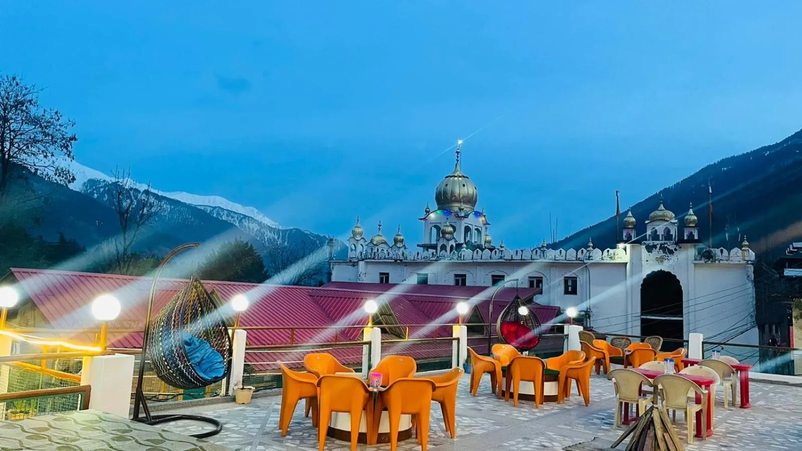 Hotel Hilltop At Mall Road Manali With Open Terrace