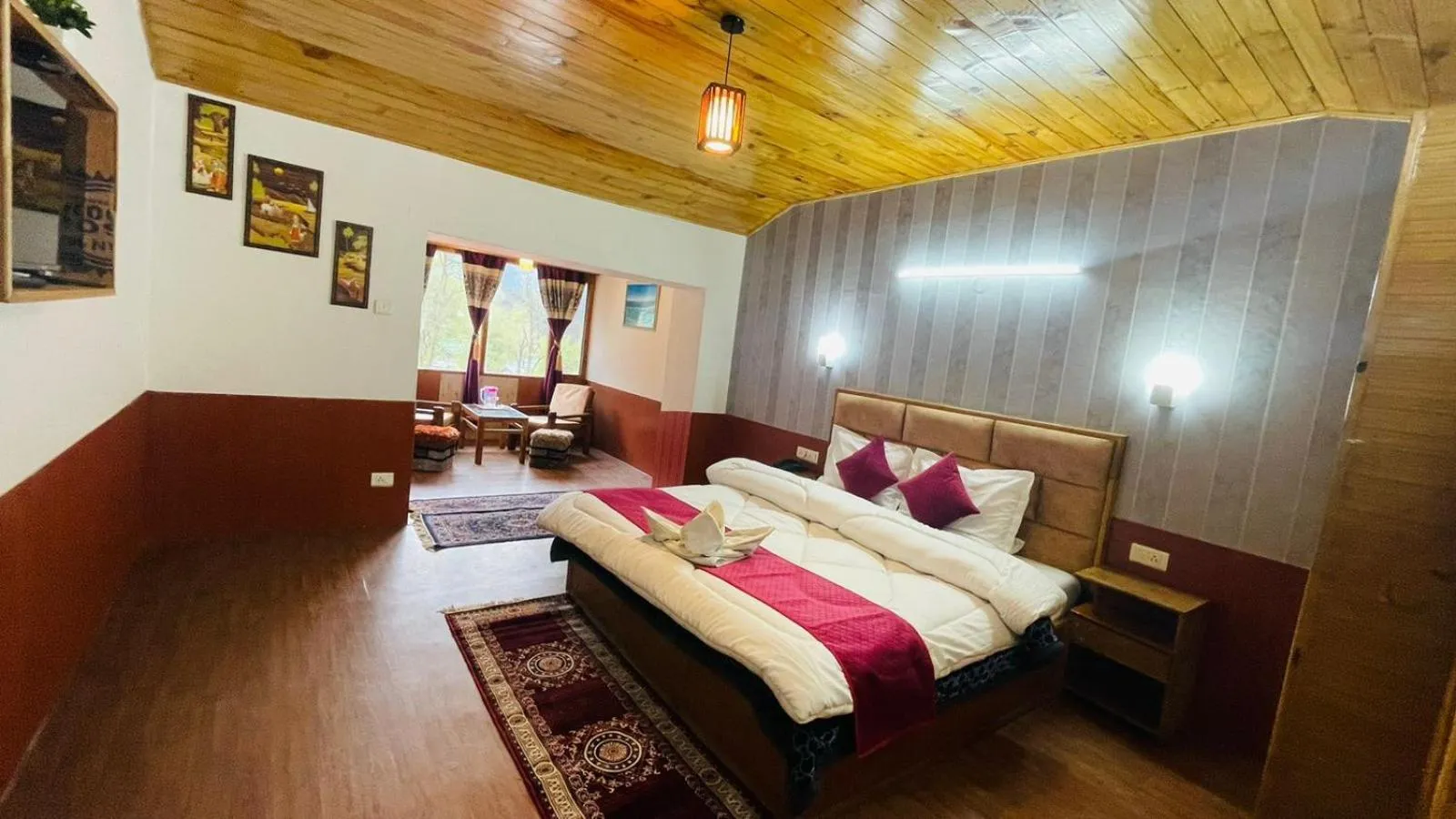 Photo of the whole room, Bed in Hotel Hilltop At Mall Road Manali With Open Terrace