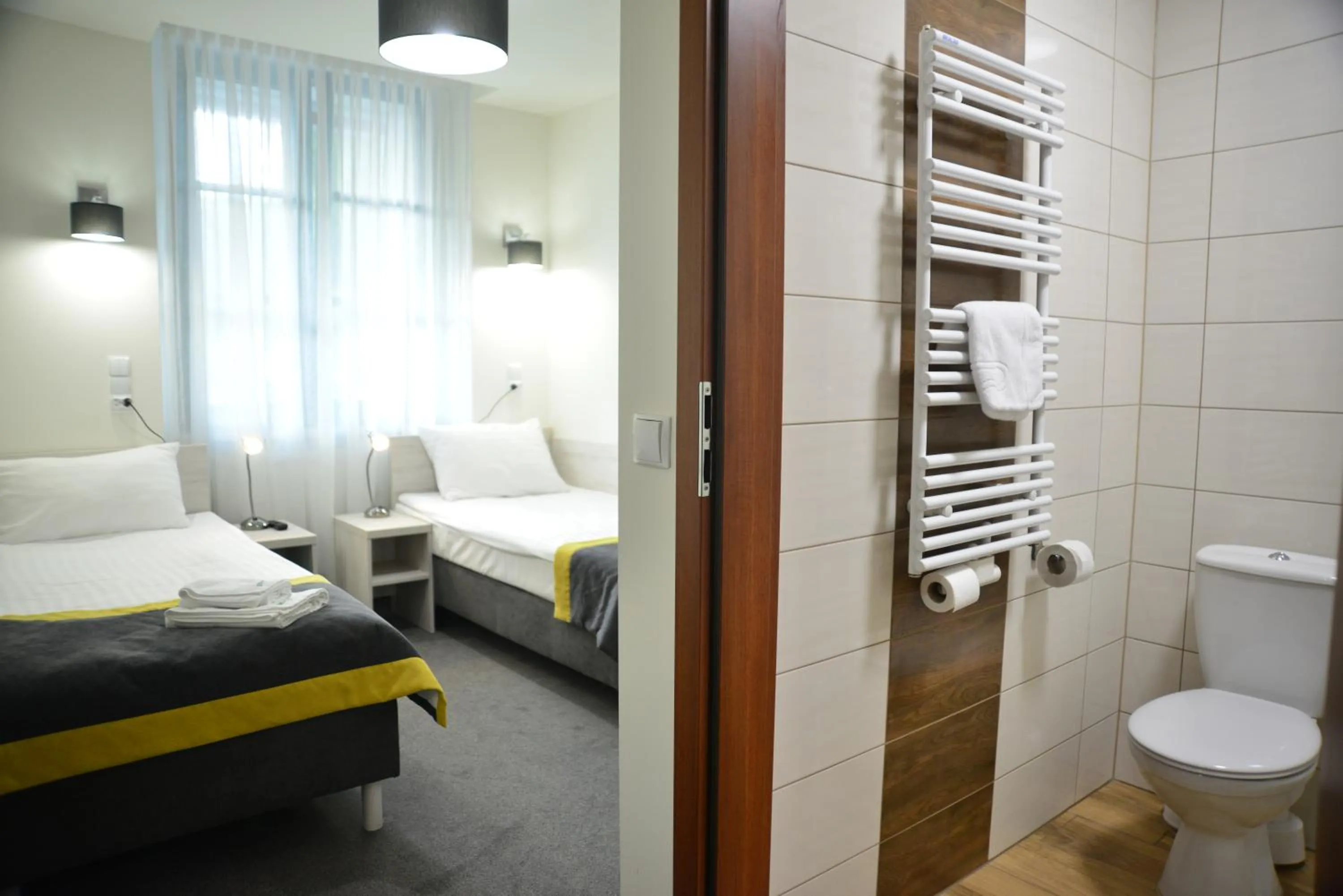 Toilet, Bed in Centrum Restauracyjno-Hotelowe Florres