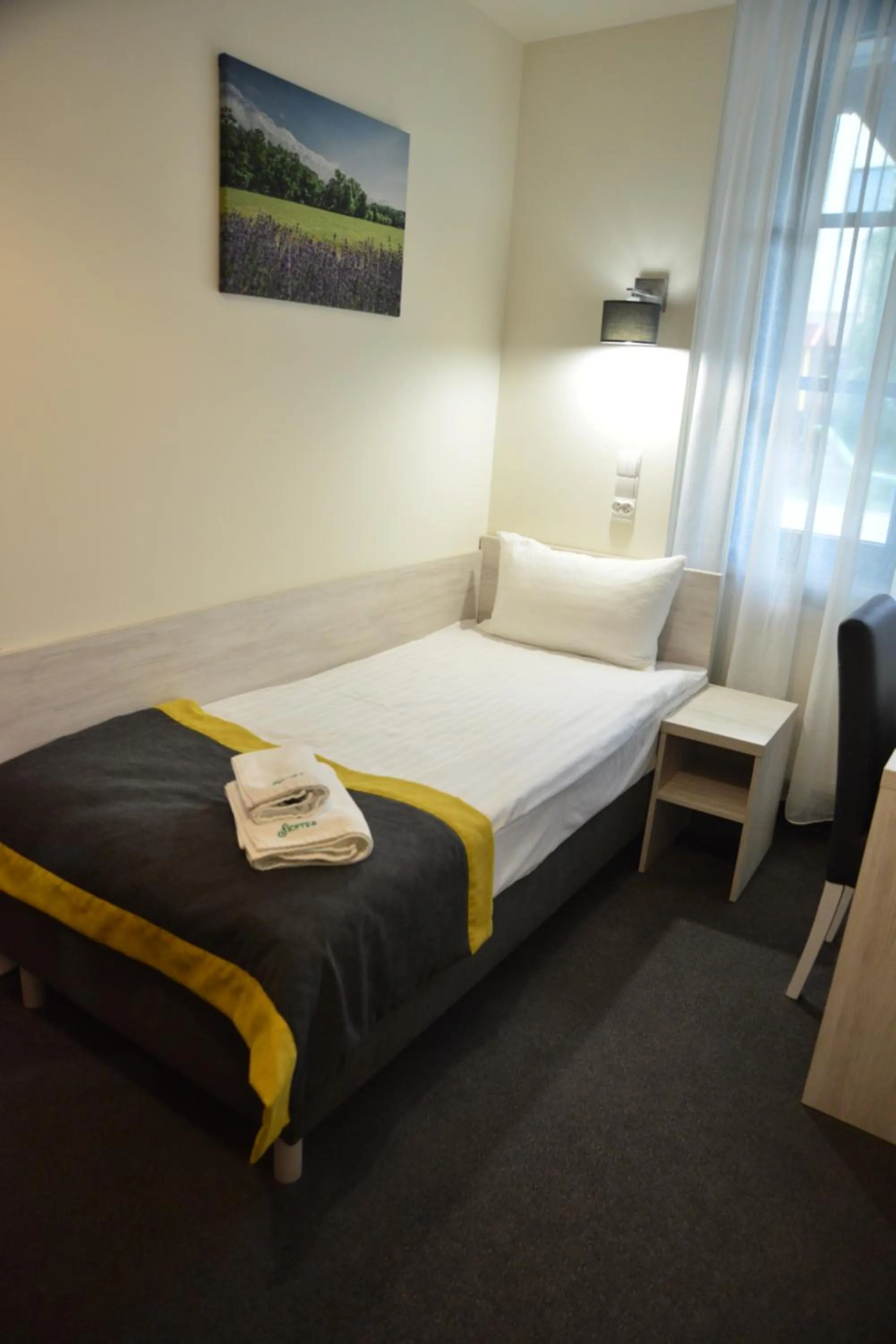 Bed in Centrum Restauracyjno-Hotelowe Florres