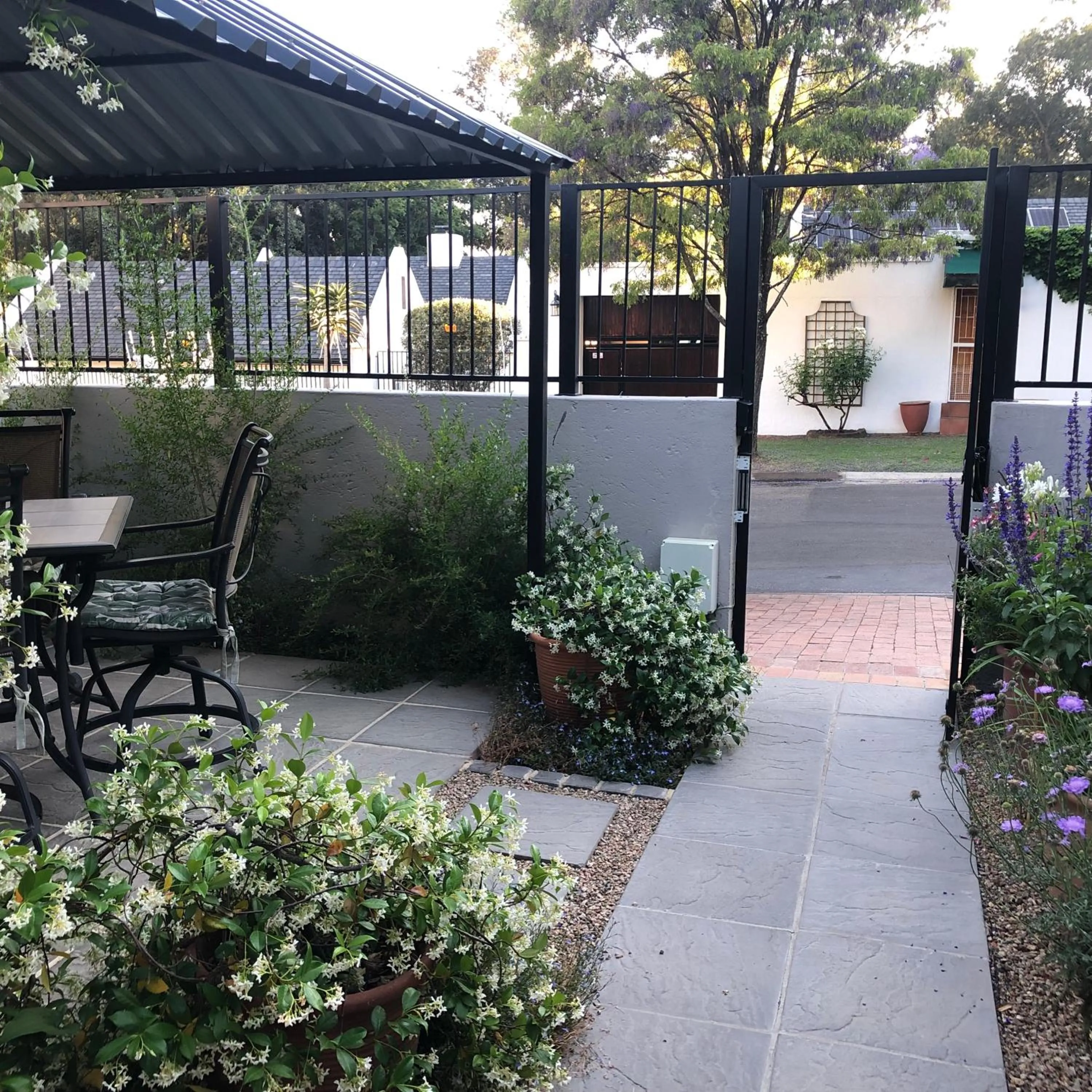 Facade/entrance in Sandton Slippers