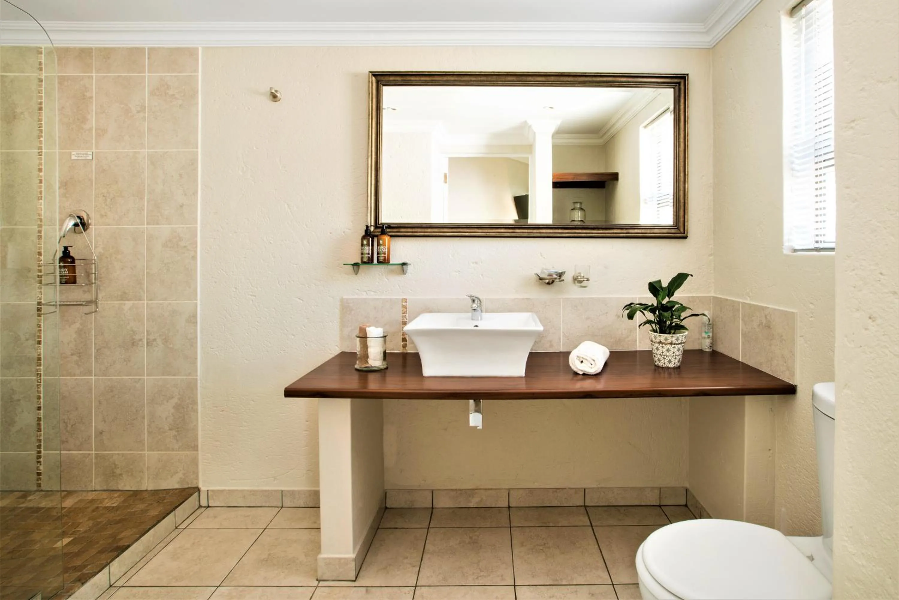 Bathroom in Sandton Slippers