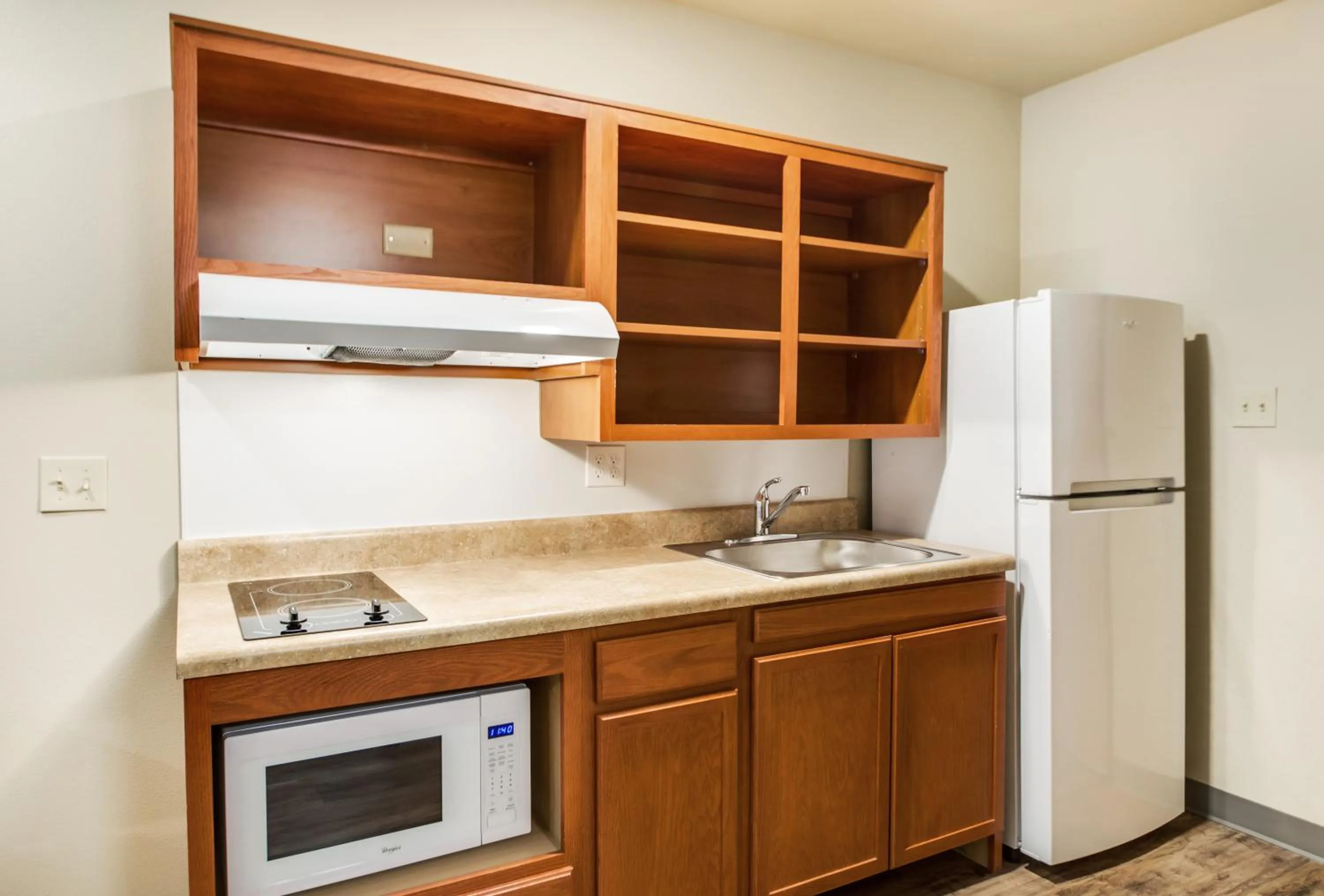 Kitchen or kitchenette in Econo Lodge Burlington I-70
