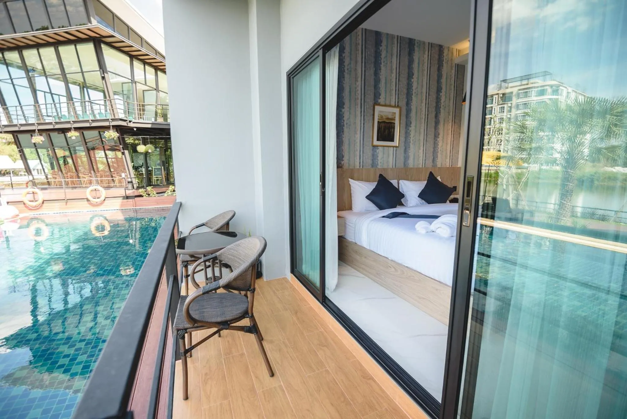 Balcony/Terrace in Phuengluang Riverside Hotel Chanthaburi