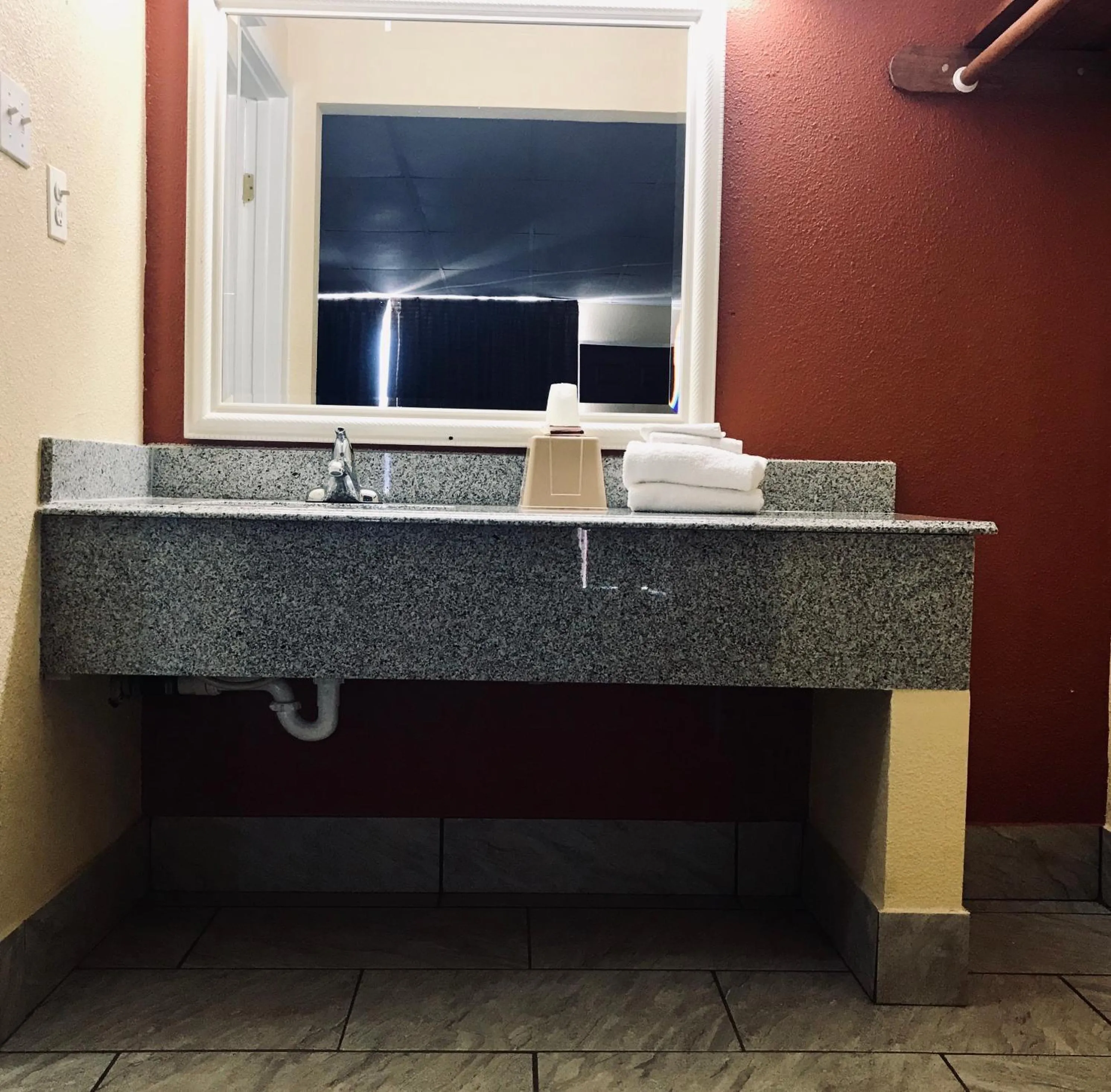 Bathroom in Executive Inn Texarkana