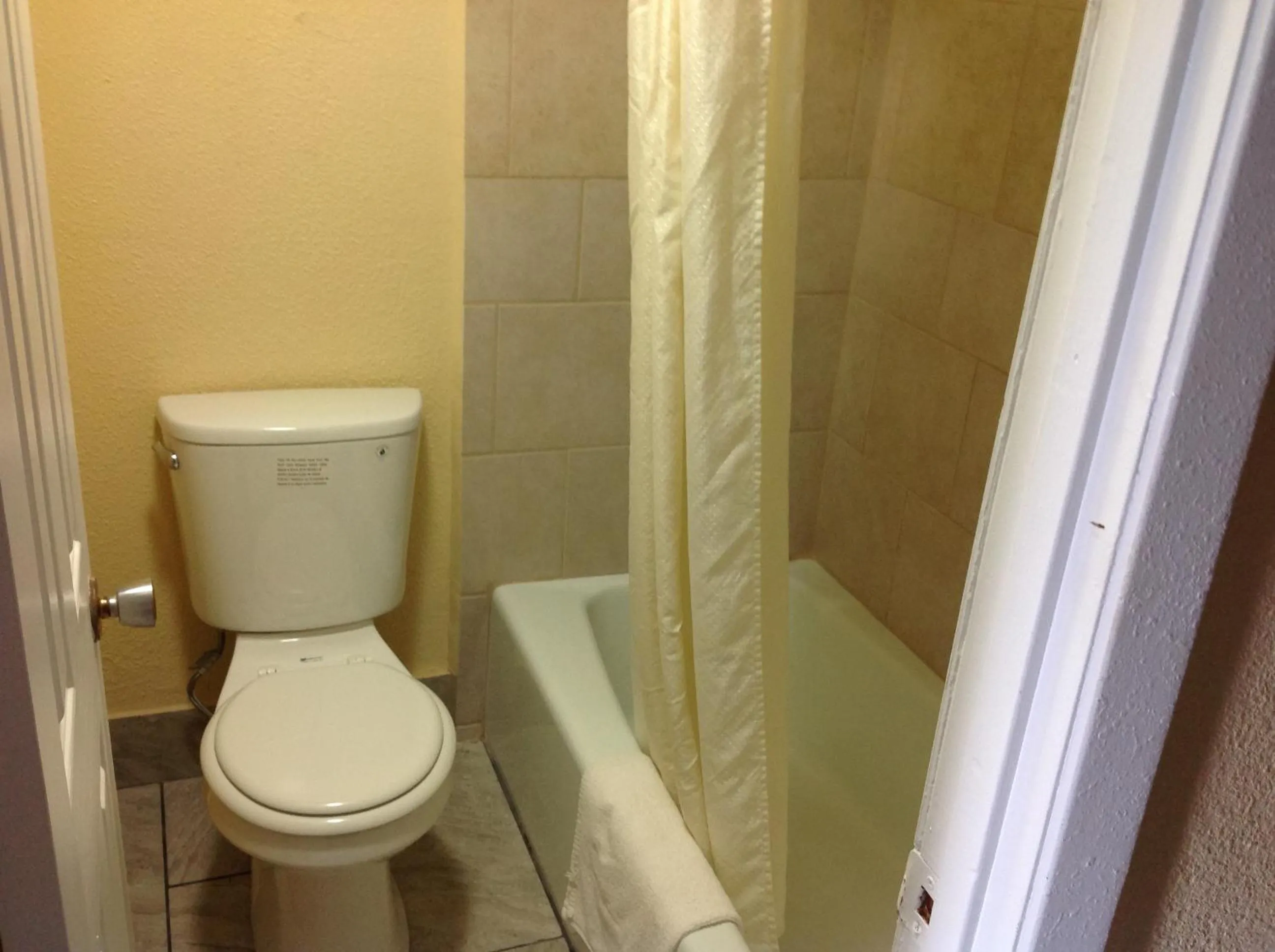 Bathroom in Executive Inn Texarkana