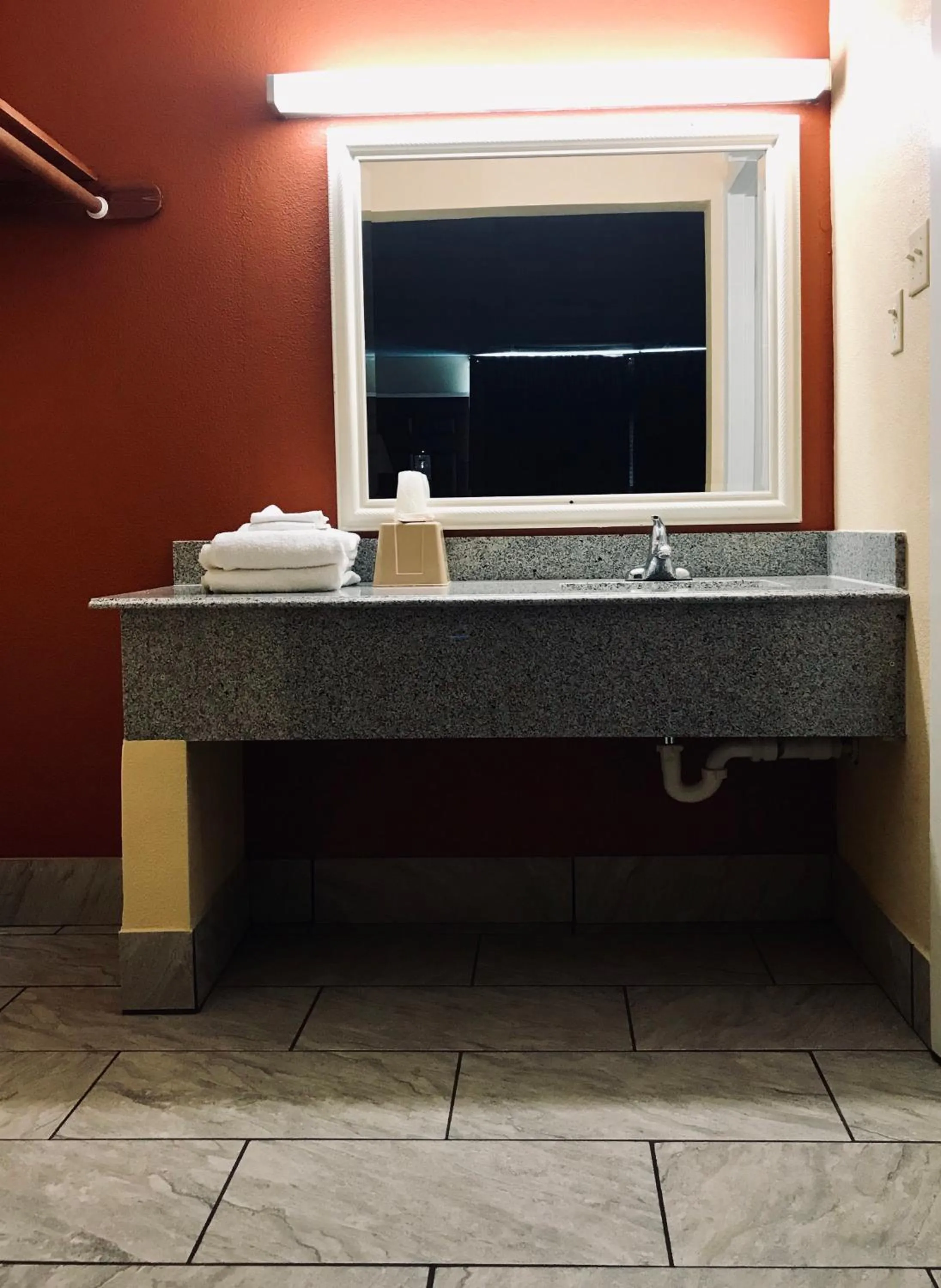 Bathroom in Executive Inn Texarkana