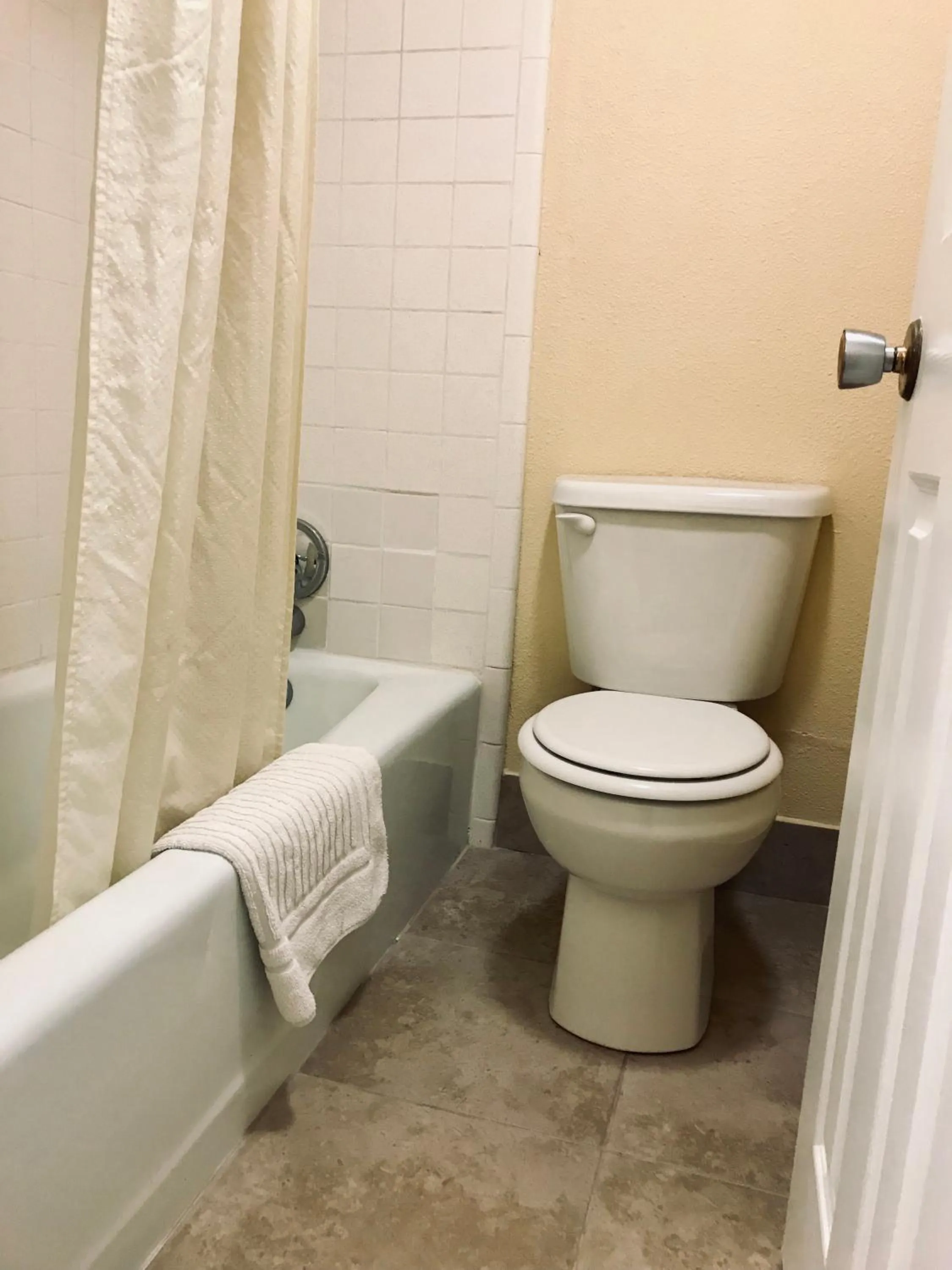 Bathroom in Executive Inn Texarkana