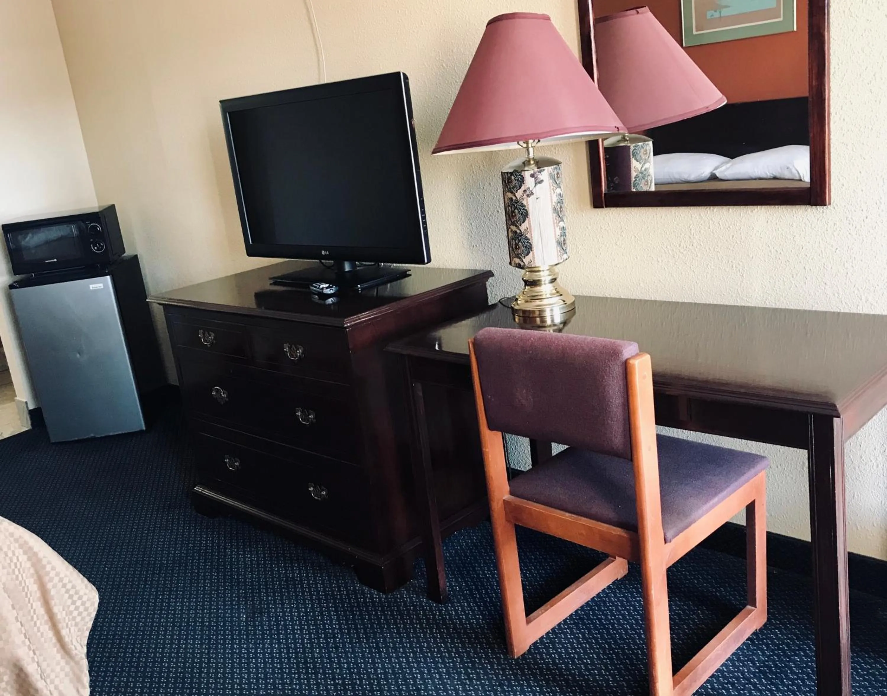 TV and multimedia in Executive Inn Texarkana