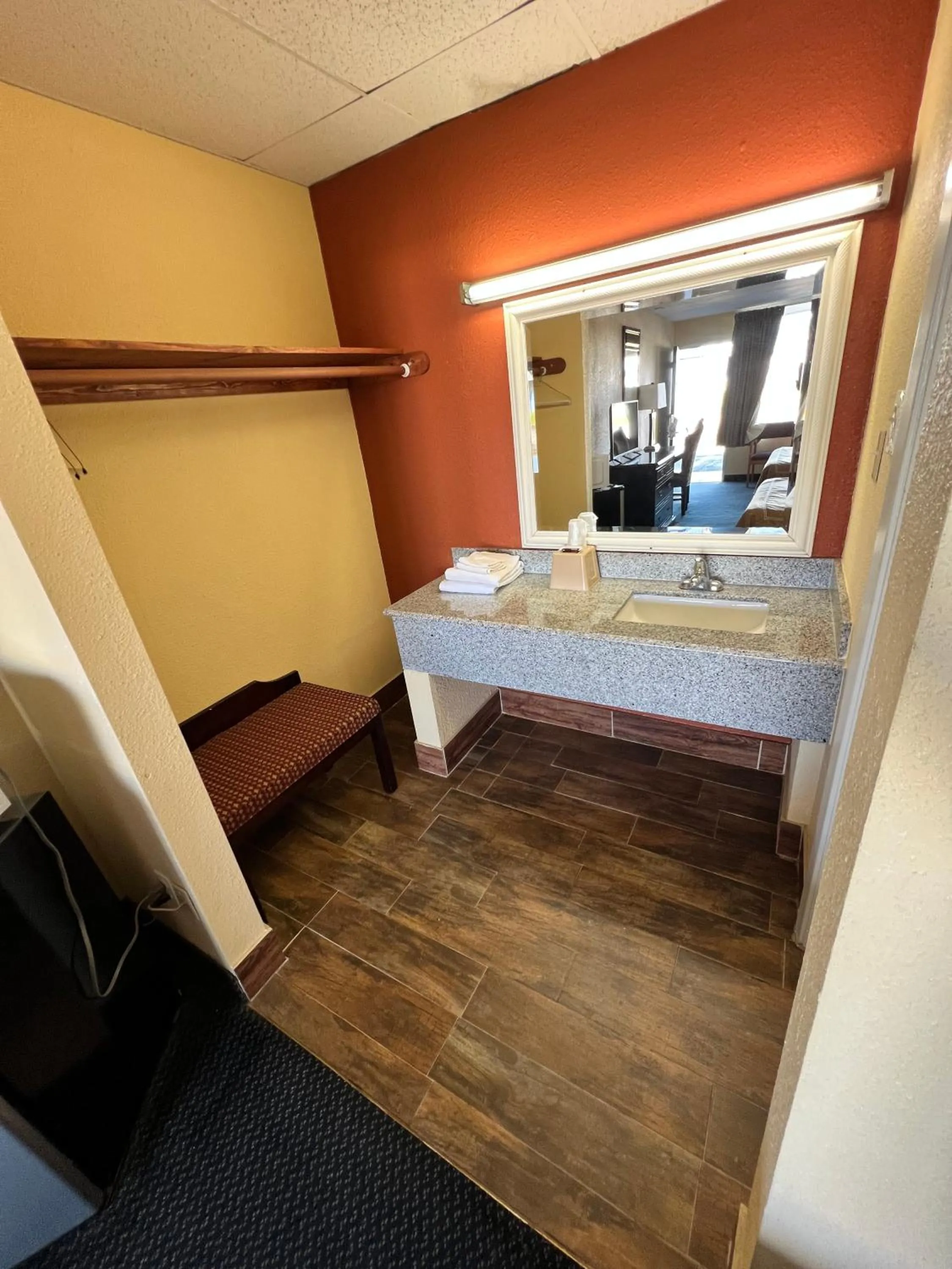 Bed in Executive Inn Texarkana