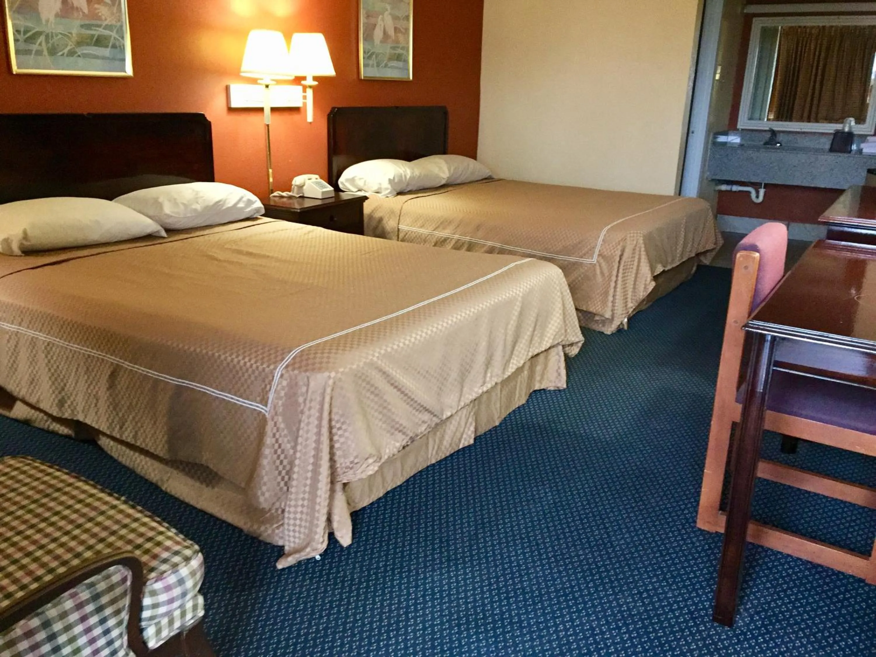 Bedroom, Bed in Executive Inn Texarkana