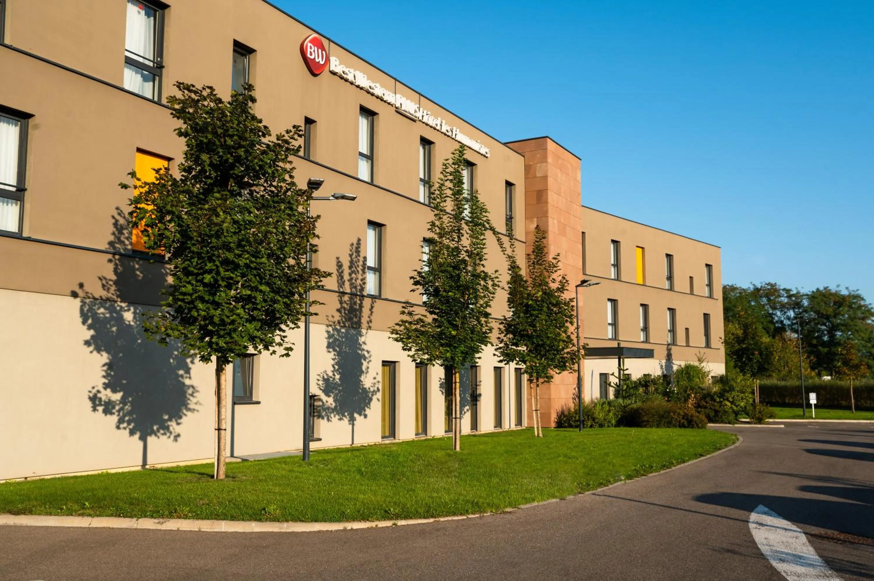 Property building in Best Western Plus Hotel & Restaurant Les Humanistes Colmar Nord