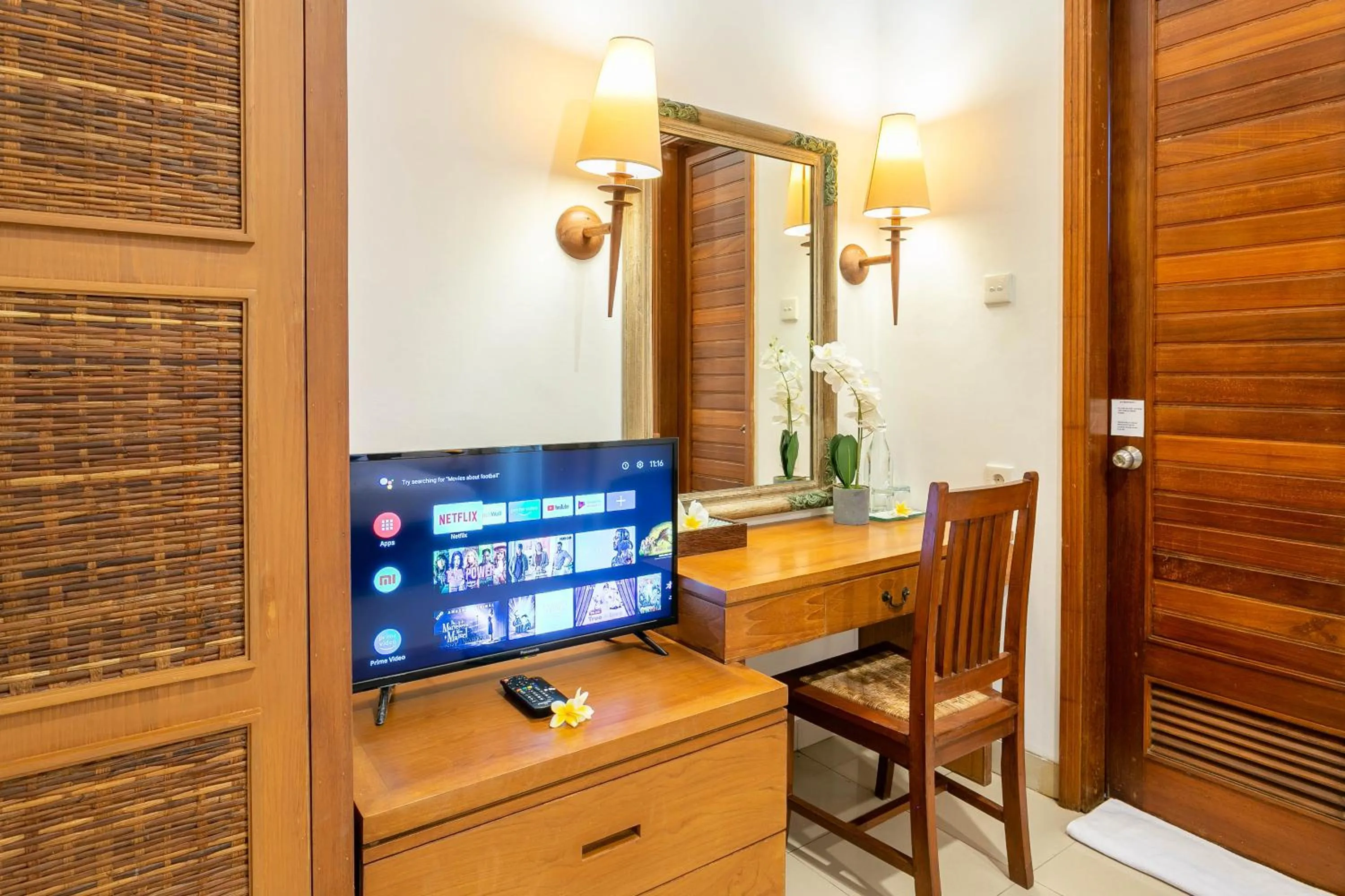 TV and multimedia in Starloka Saba Bali Hotel