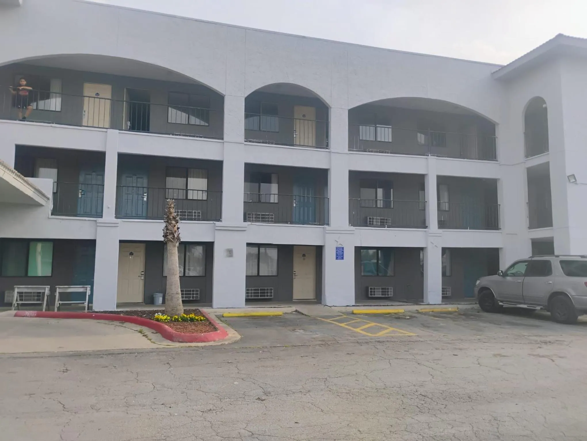 Hallmark Inn and Suites