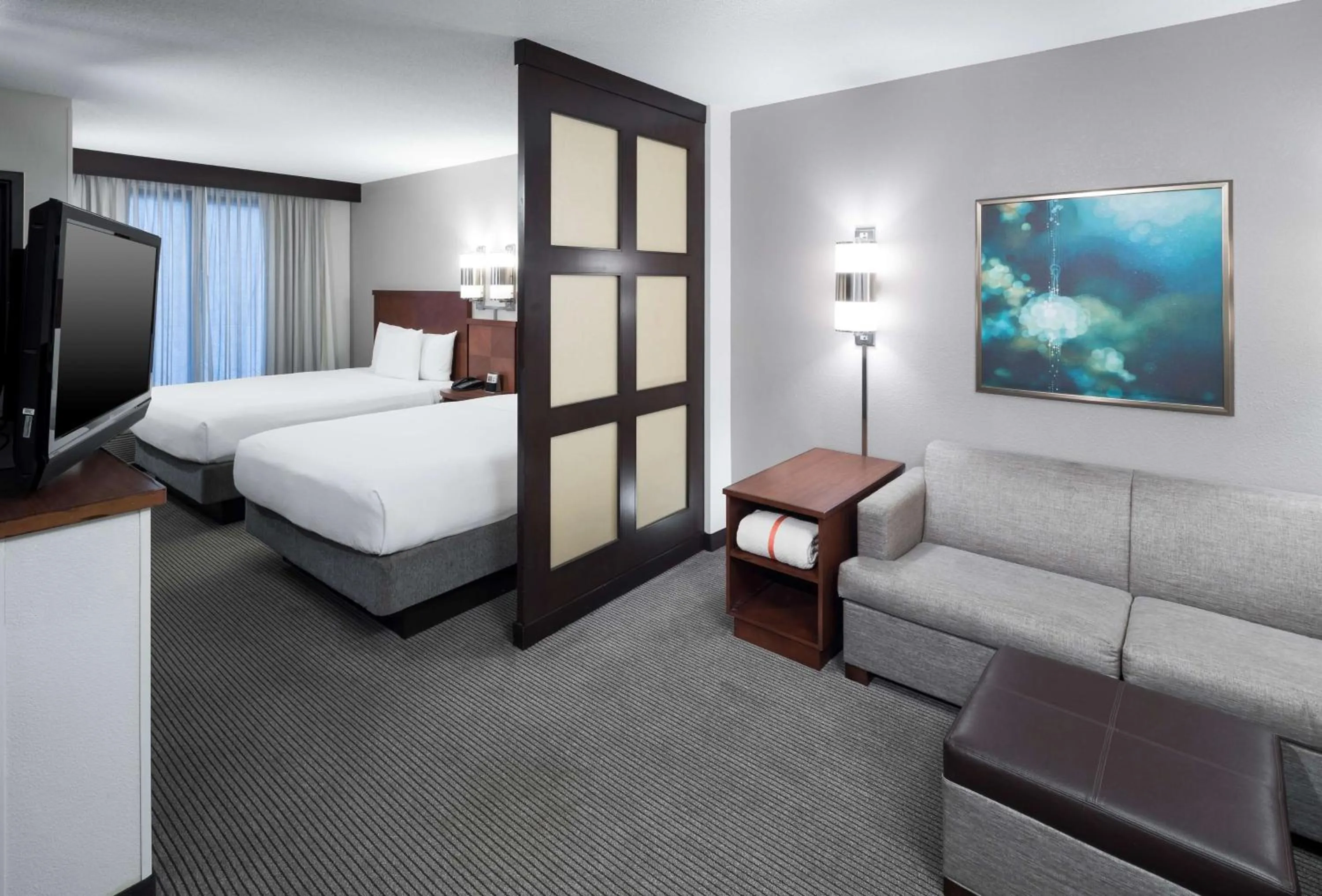 Photo of the whole room, Bed in Hyatt Place Jacksonville Airport