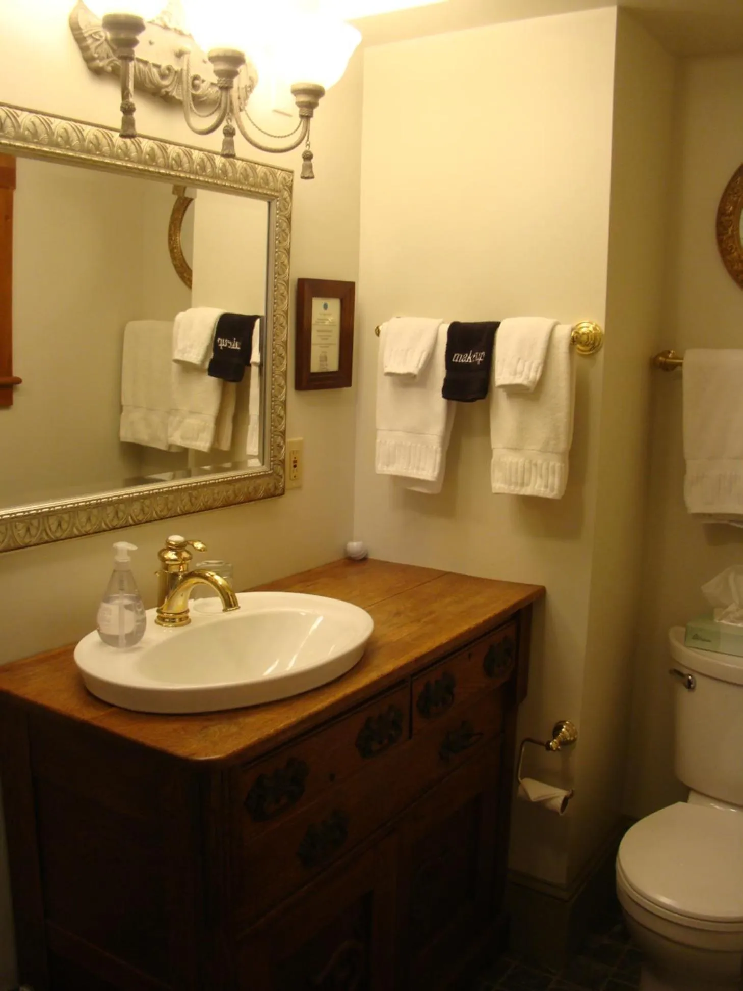 Bathroom in The Village Inn of Woodstock