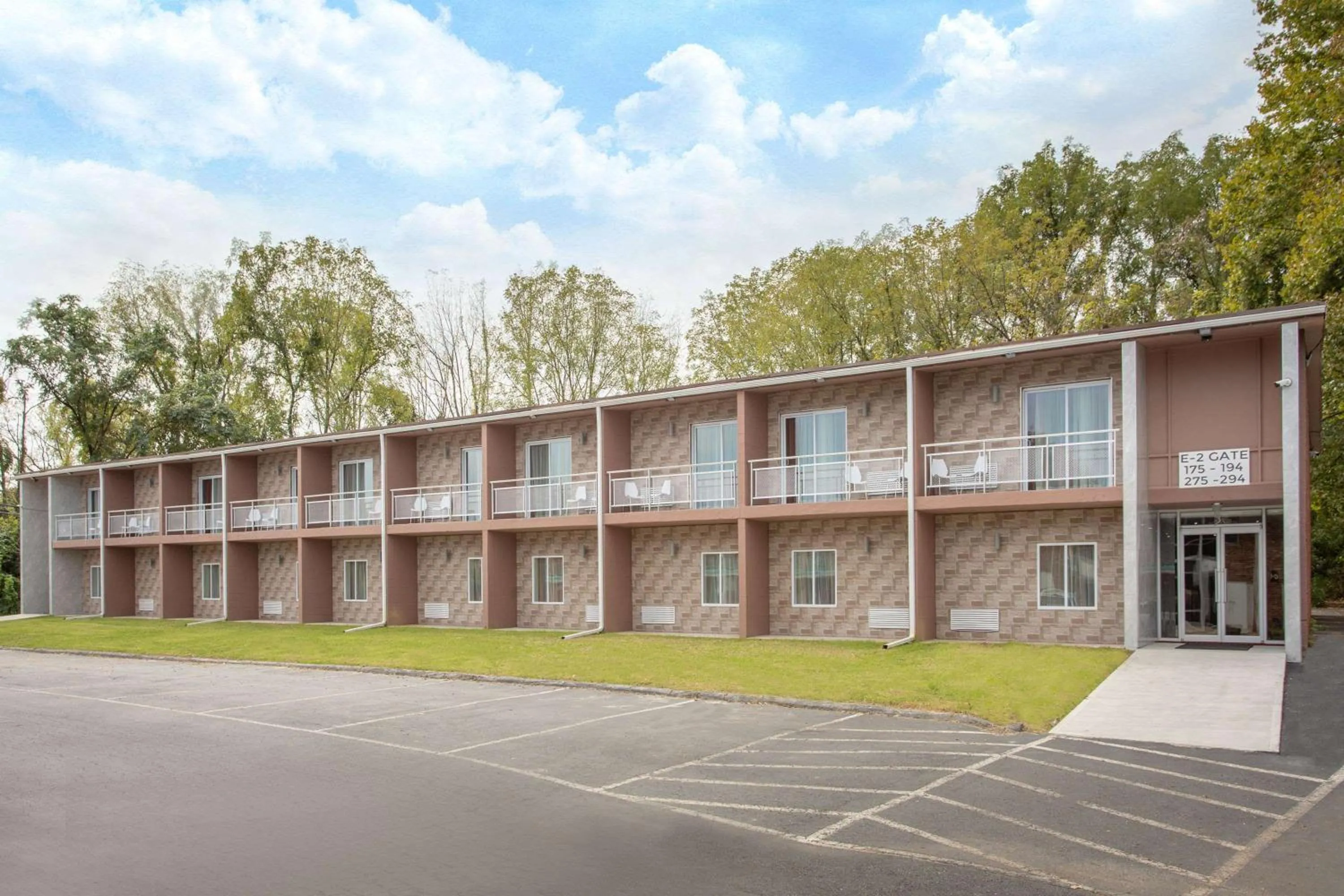 Property Building in Howard Johnson by Wyndham Harrisburg