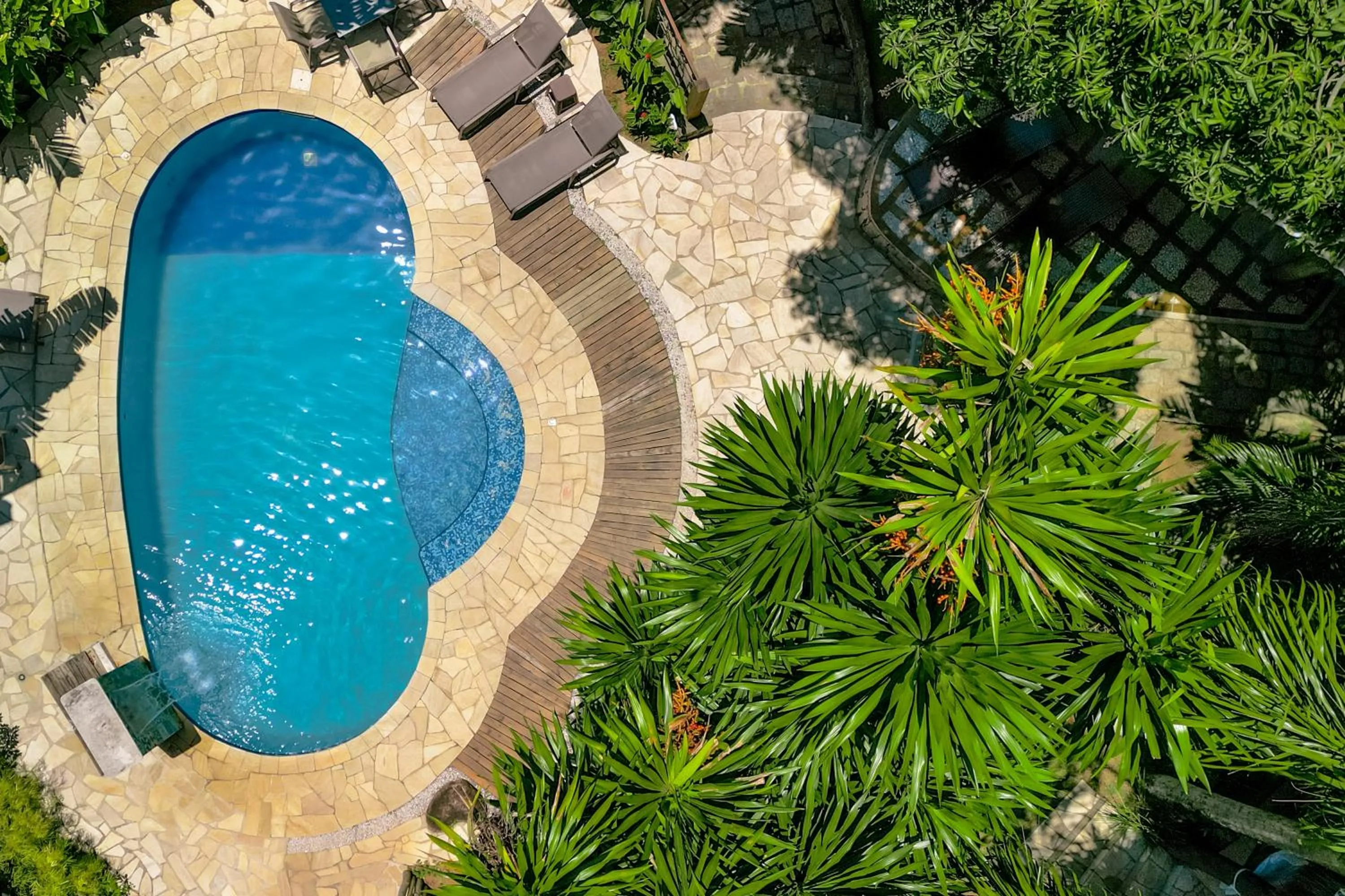 Pool view in VELINN Pousada Catamarã Brasil