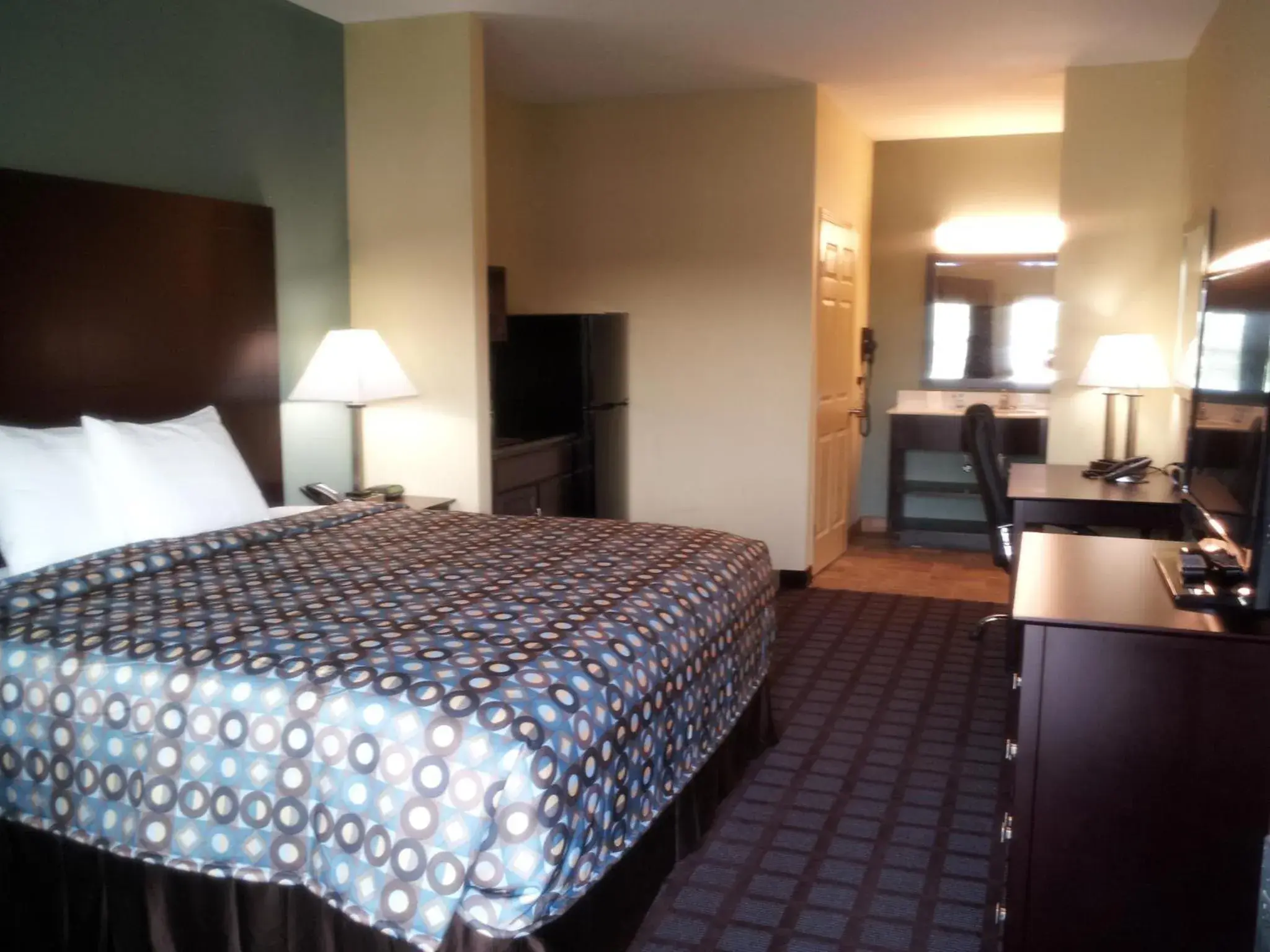 King Room in Pearsall Inn and Suites King Room in Pearsall Inn and Suites